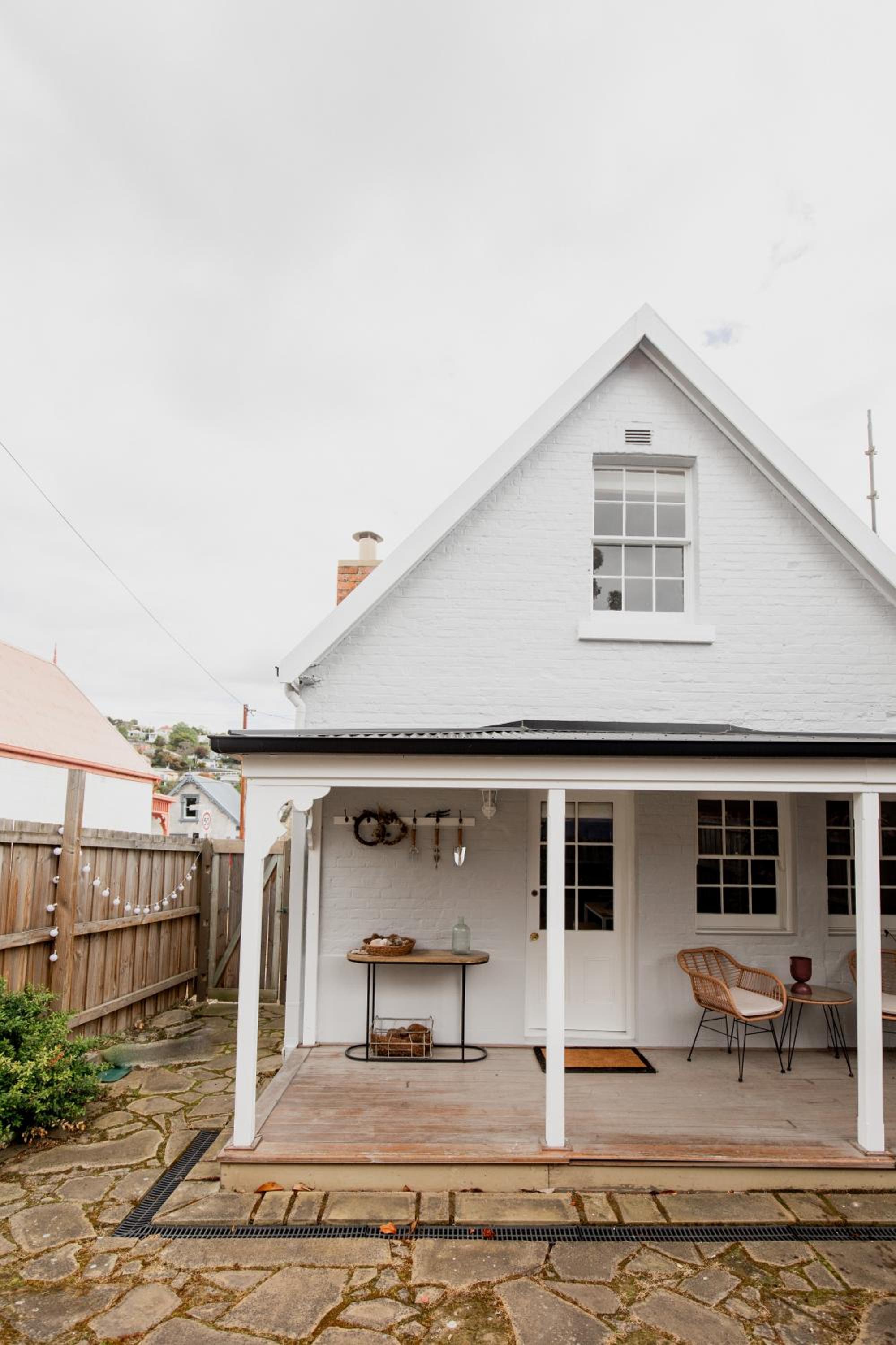 'Allambee=' Heritage cottage in trendy South Hobart