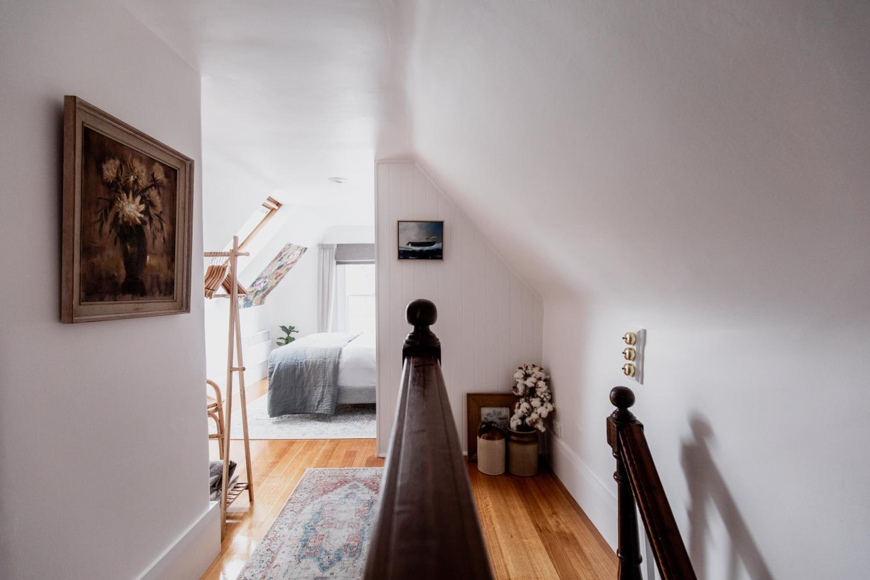'Allambee=' Heritage cottage in trendy South Hobart