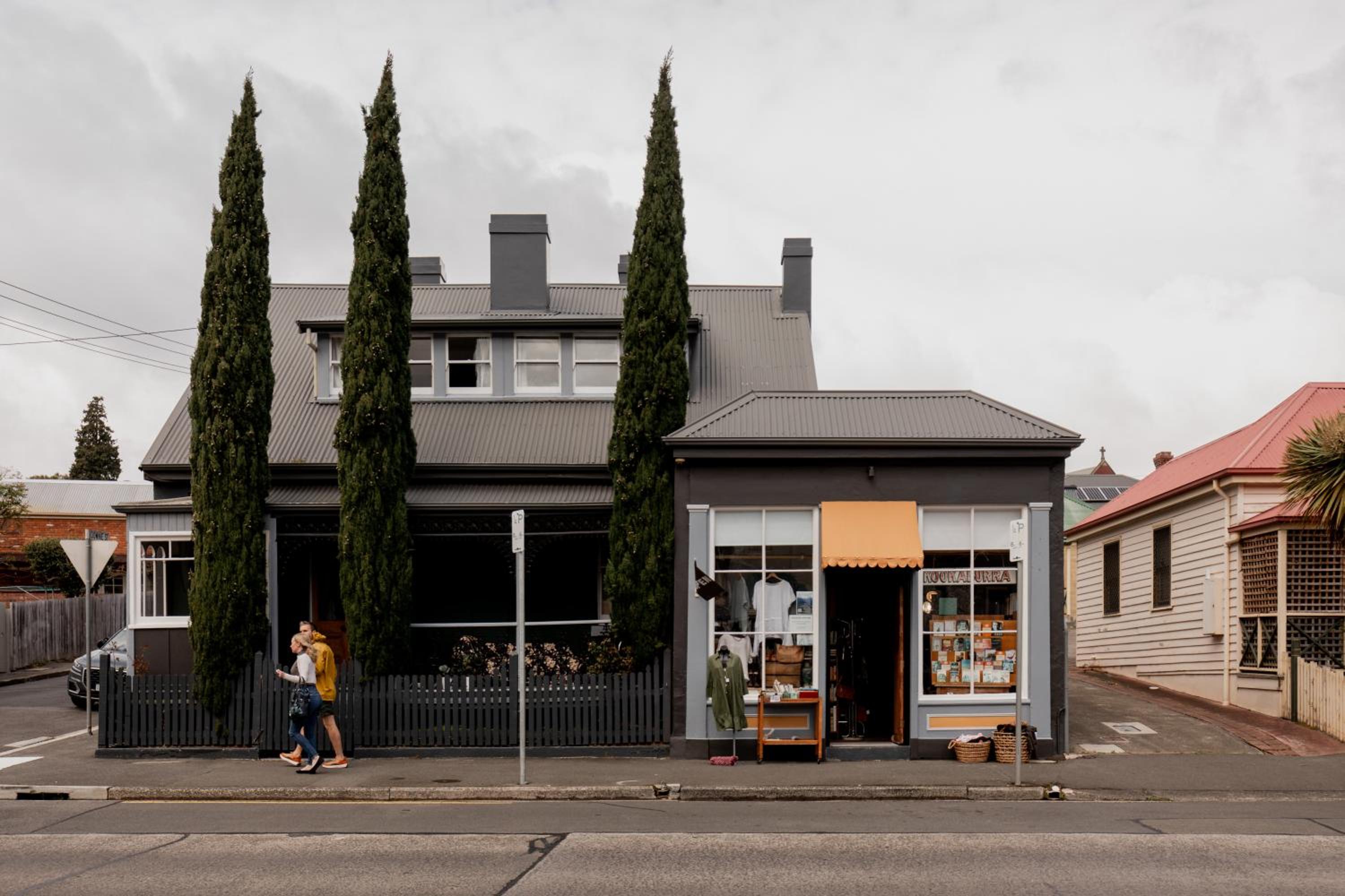 'Allambee=' Heritage cottage in trendy South Hobart
