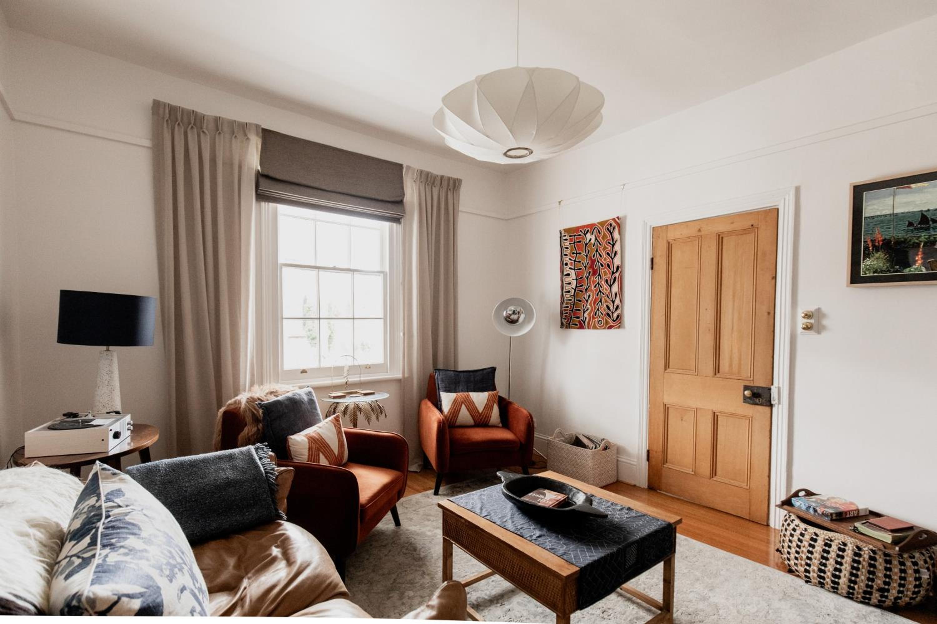 'Allambee=' Heritage cottage in trendy South Hobart