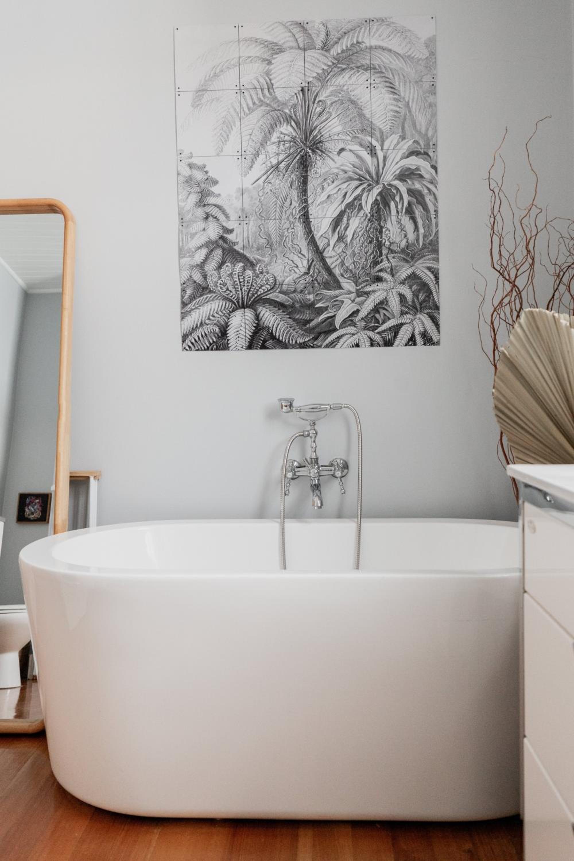 'Allambee=' Heritage cottage in trendy South Hobart