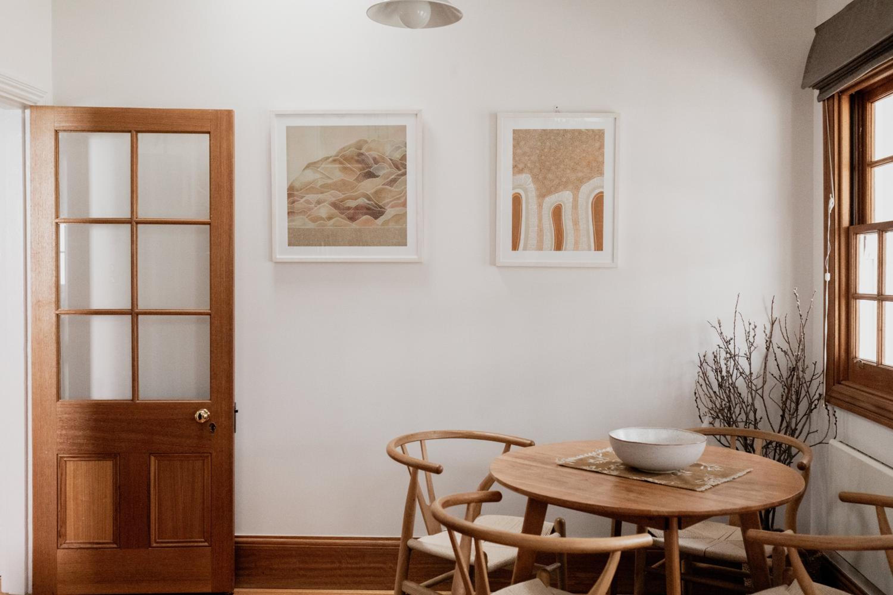 'Allambee=' Heritage cottage in trendy South Hobart