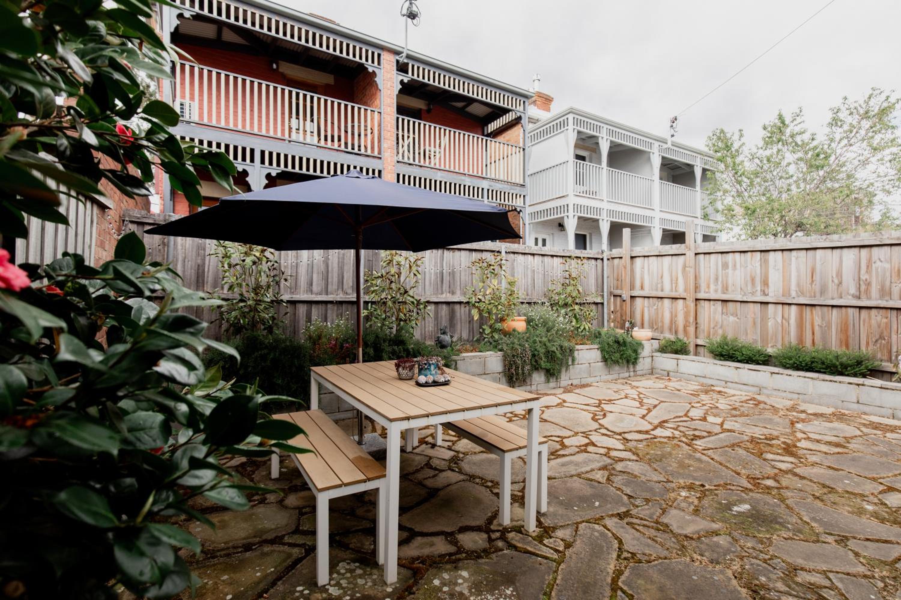 'Allambee=' Heritage cottage in trendy South Hobart