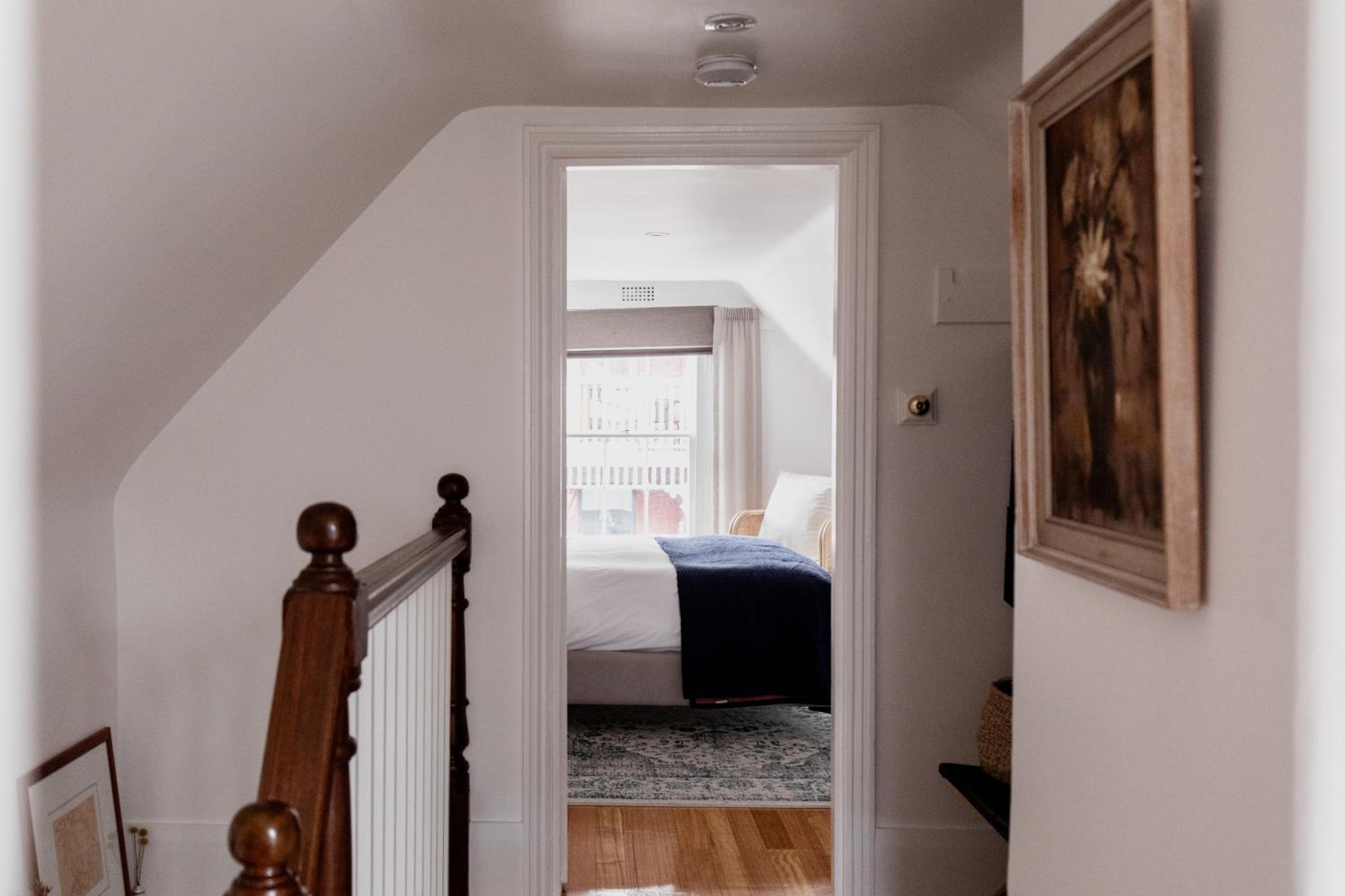 'Allambee=' Heritage cottage in trendy South Hobart