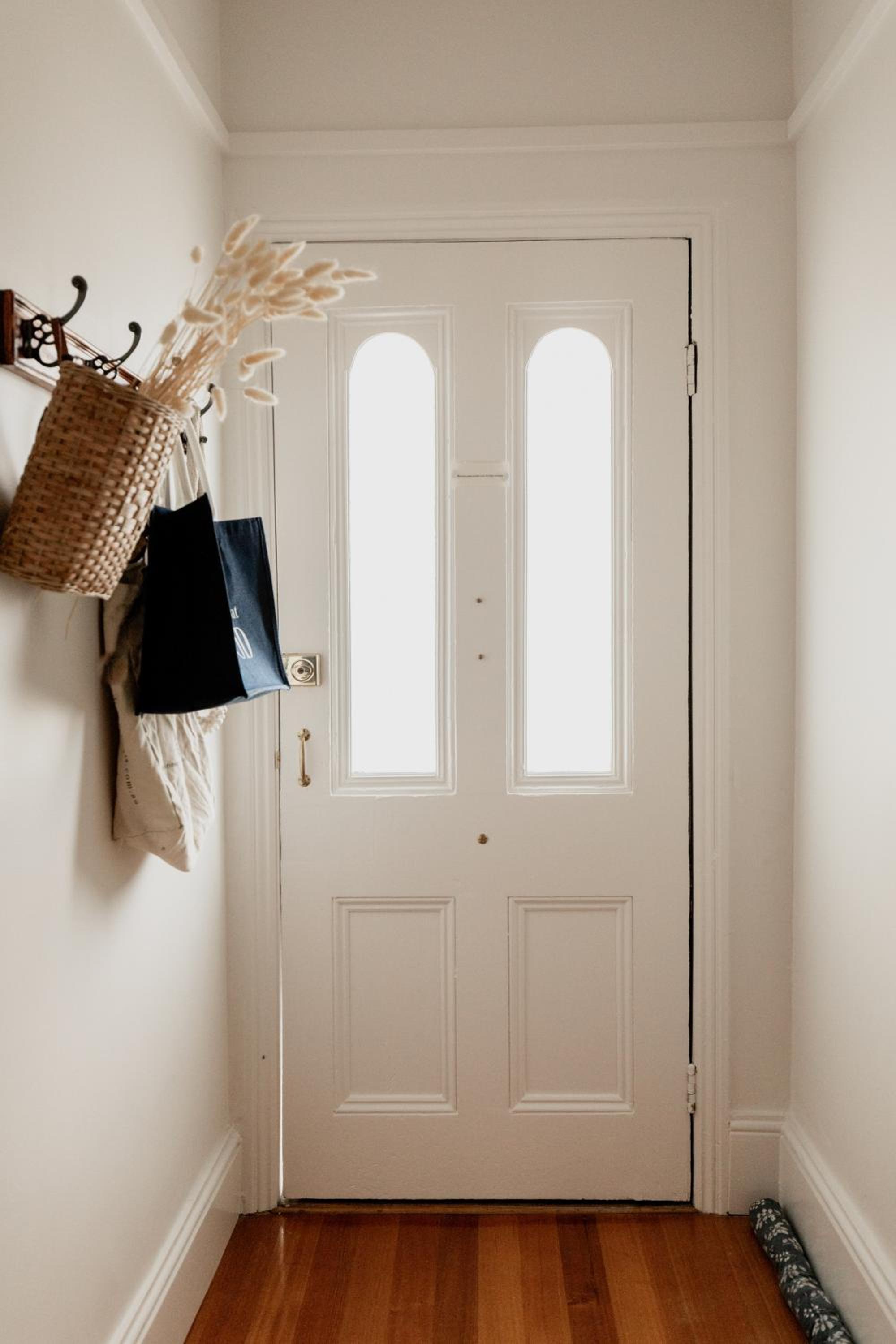 'Allambee=' Heritage cottage in trendy South Hobart