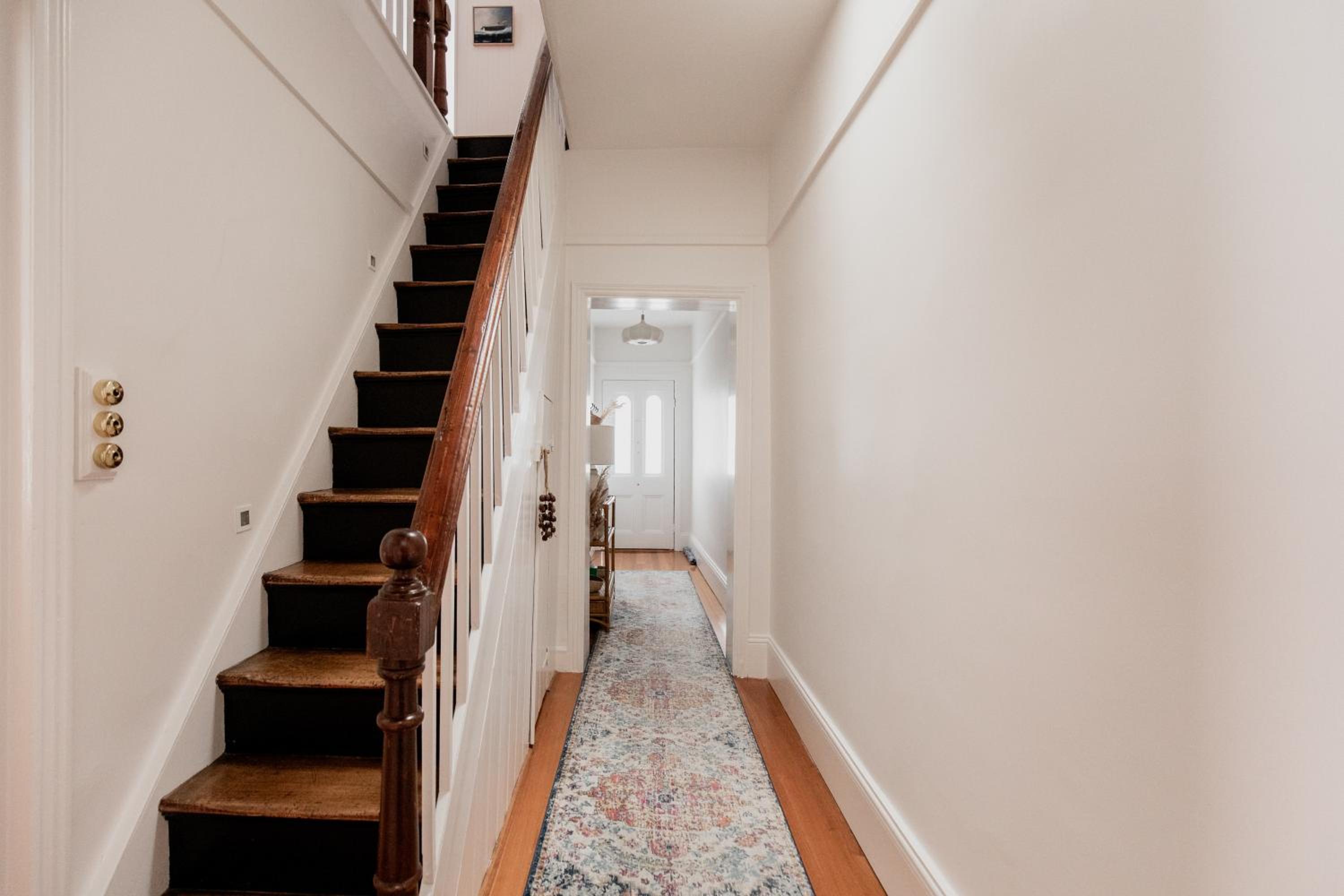 'Allambee=' Heritage cottage in trendy South Hobart