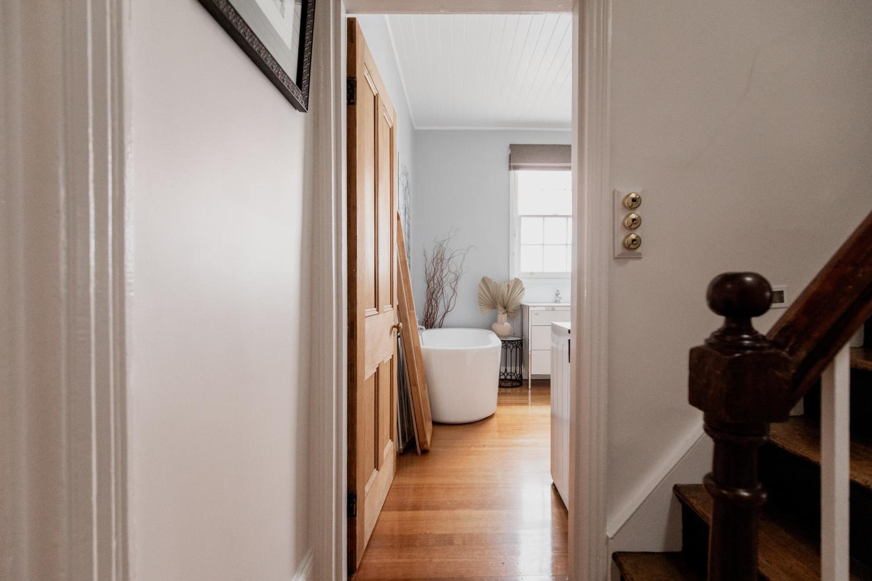 'Allambee=' Heritage cottage in trendy South Hobart