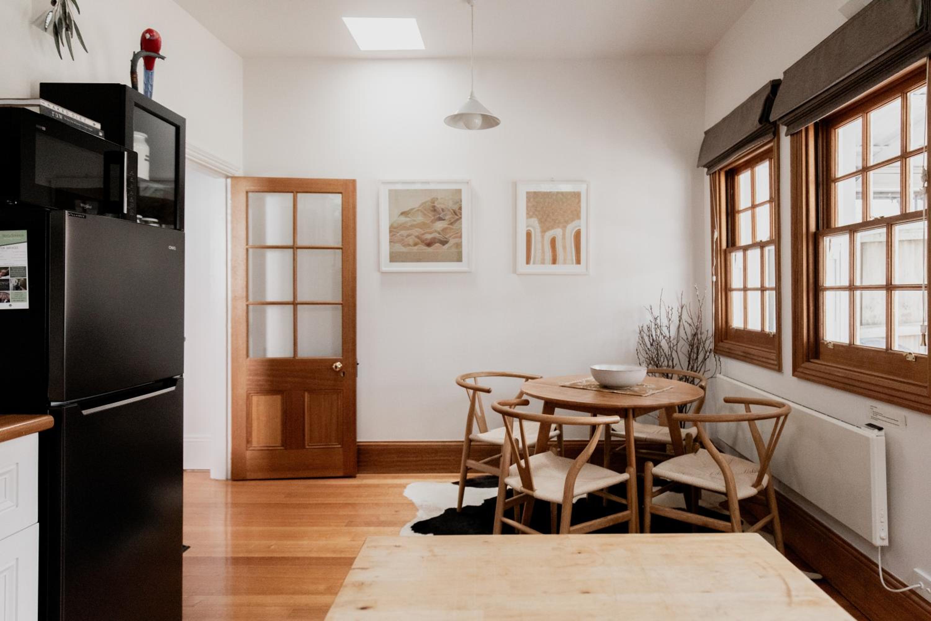'Allambee=' Heritage cottage in trendy South Hobart