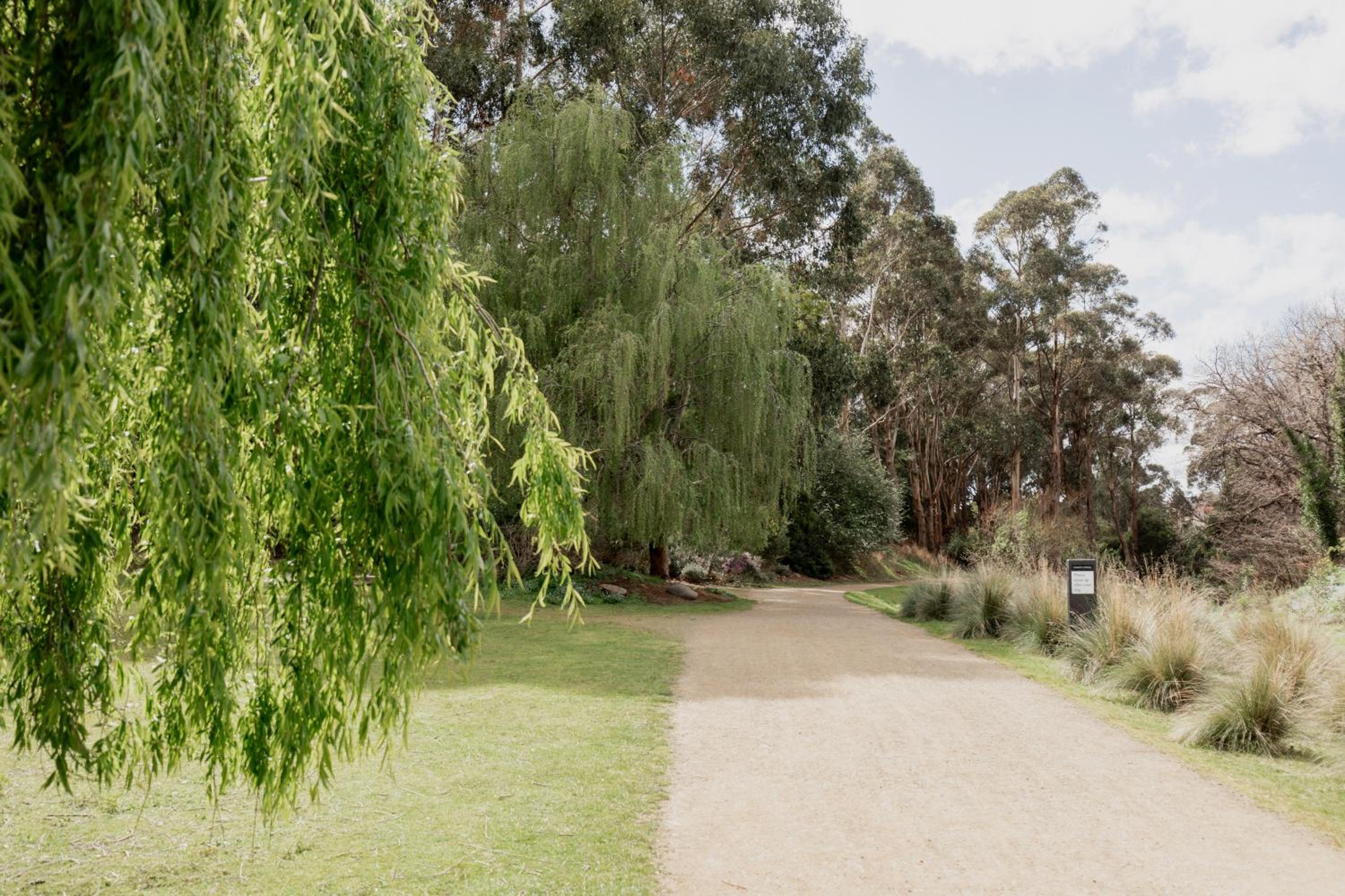 'Allambee=' Heritage cottage in trendy South Hobart