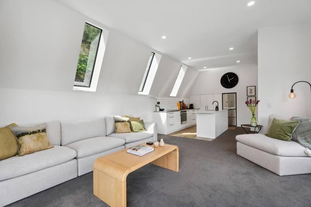Tranquil 5-Bedroom Retreat