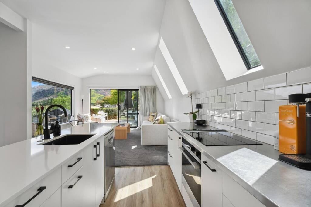 Tranquil 5-Bedroom Retreat