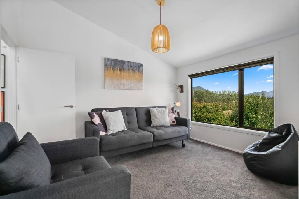 Tranquil 5-Bedroom Retreat