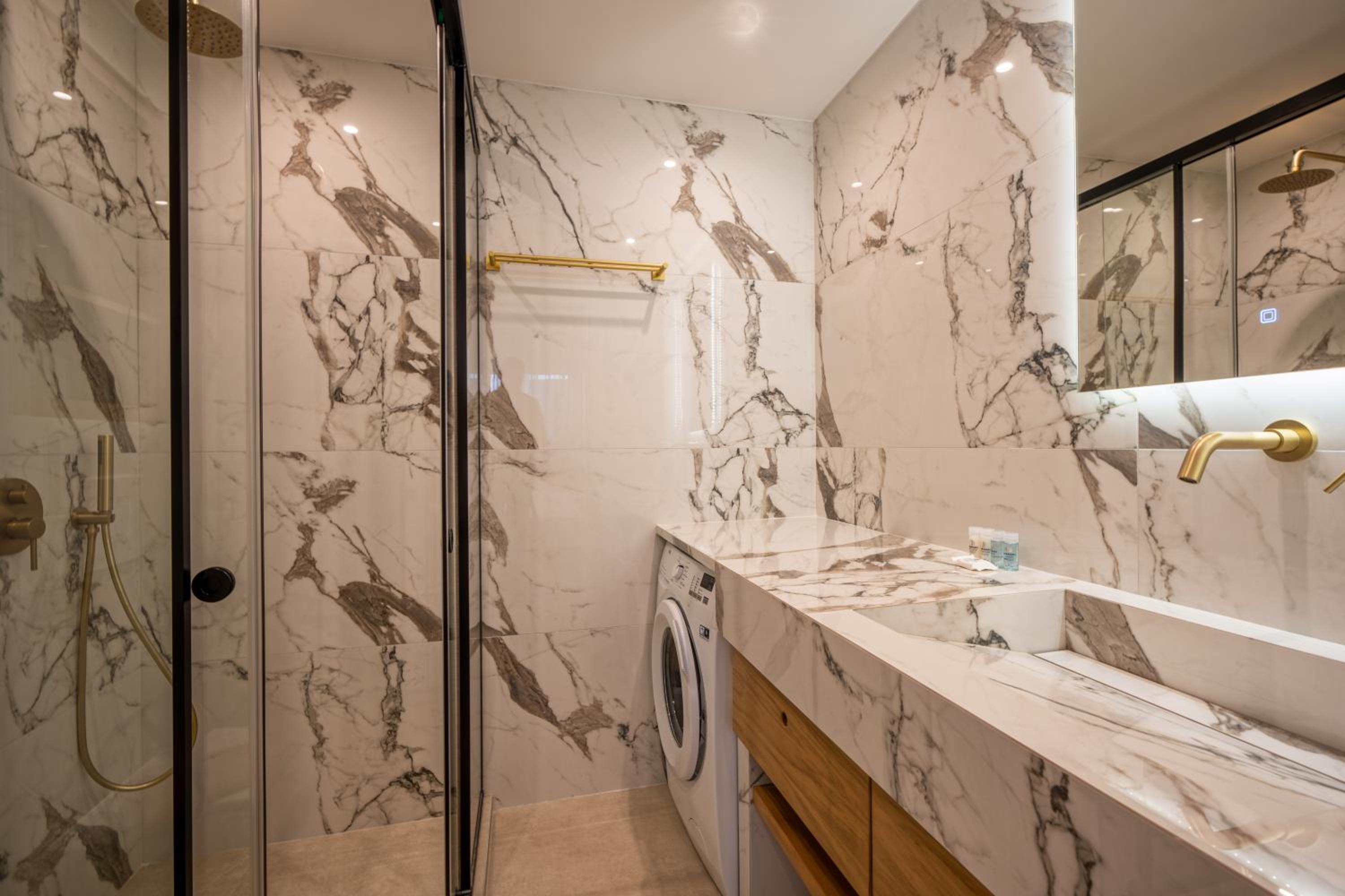 AmphiMatrion Luxury Residence