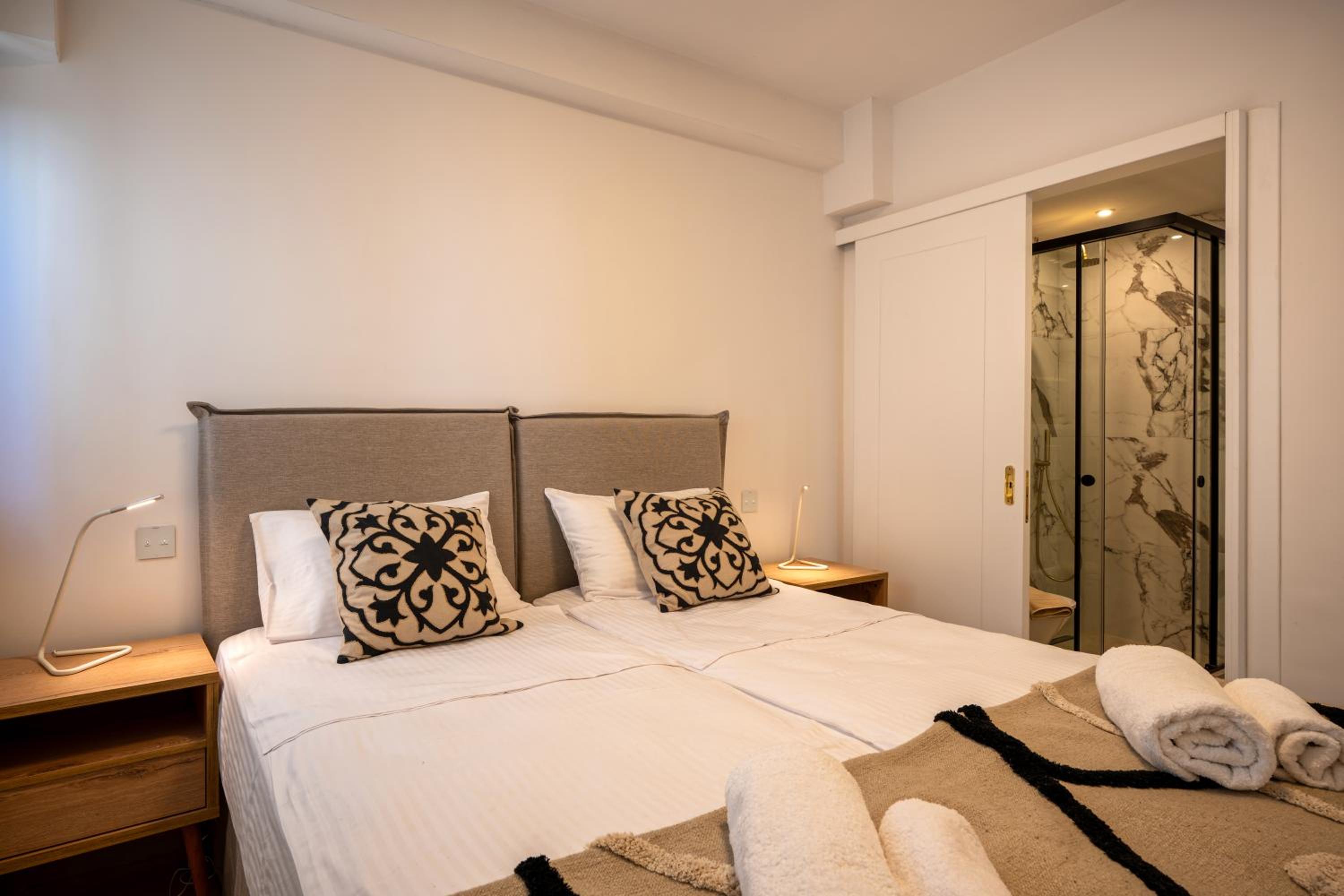 AmphiMatrion Luxury Residence