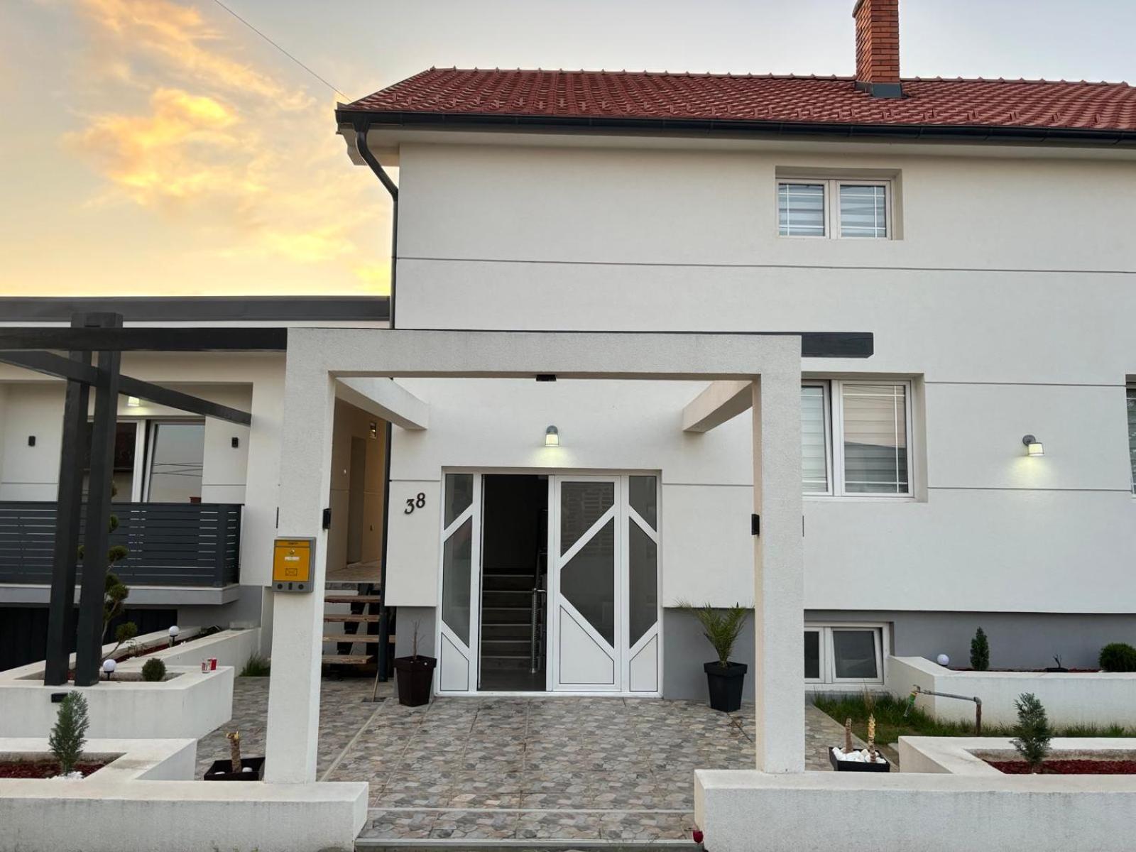 Apartmani Jelena