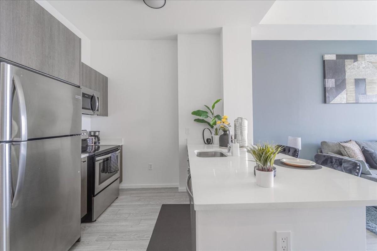 Devereaux Miami 2 Bedroom, 1 Bedroom, and Studio Condos with Balconies