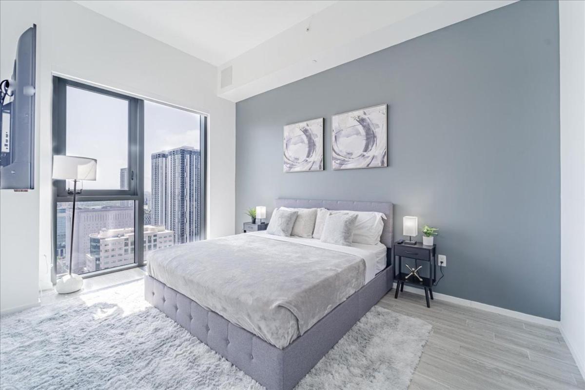 Devereaux Miami 2 Bedroom, 1 Bedroom, and Studio Condos with Balconies