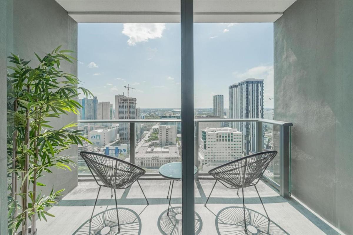 Devereaux Miami 2 Bedroom, 1 Bedroom, and Studio Condos with Balconies