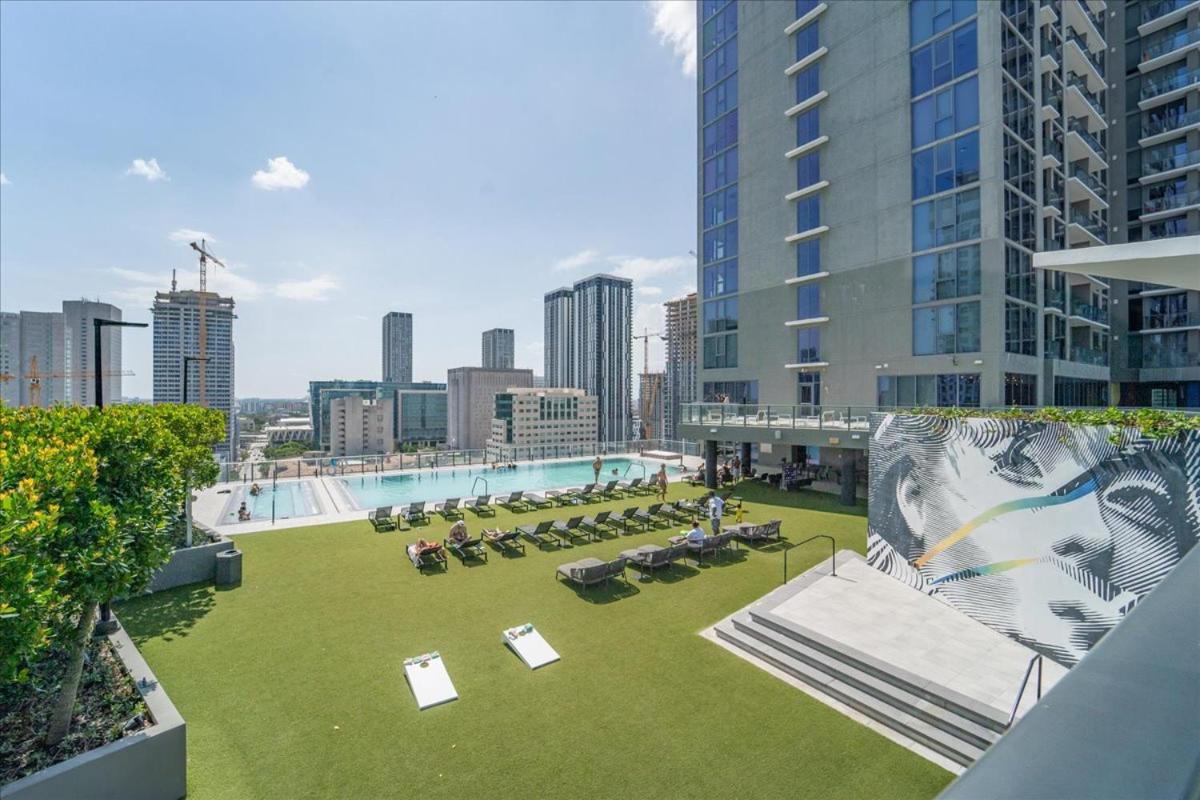 Devereaux Miami 2 Bedroom, 1 Bedroom, and Studio Condos with Balconies