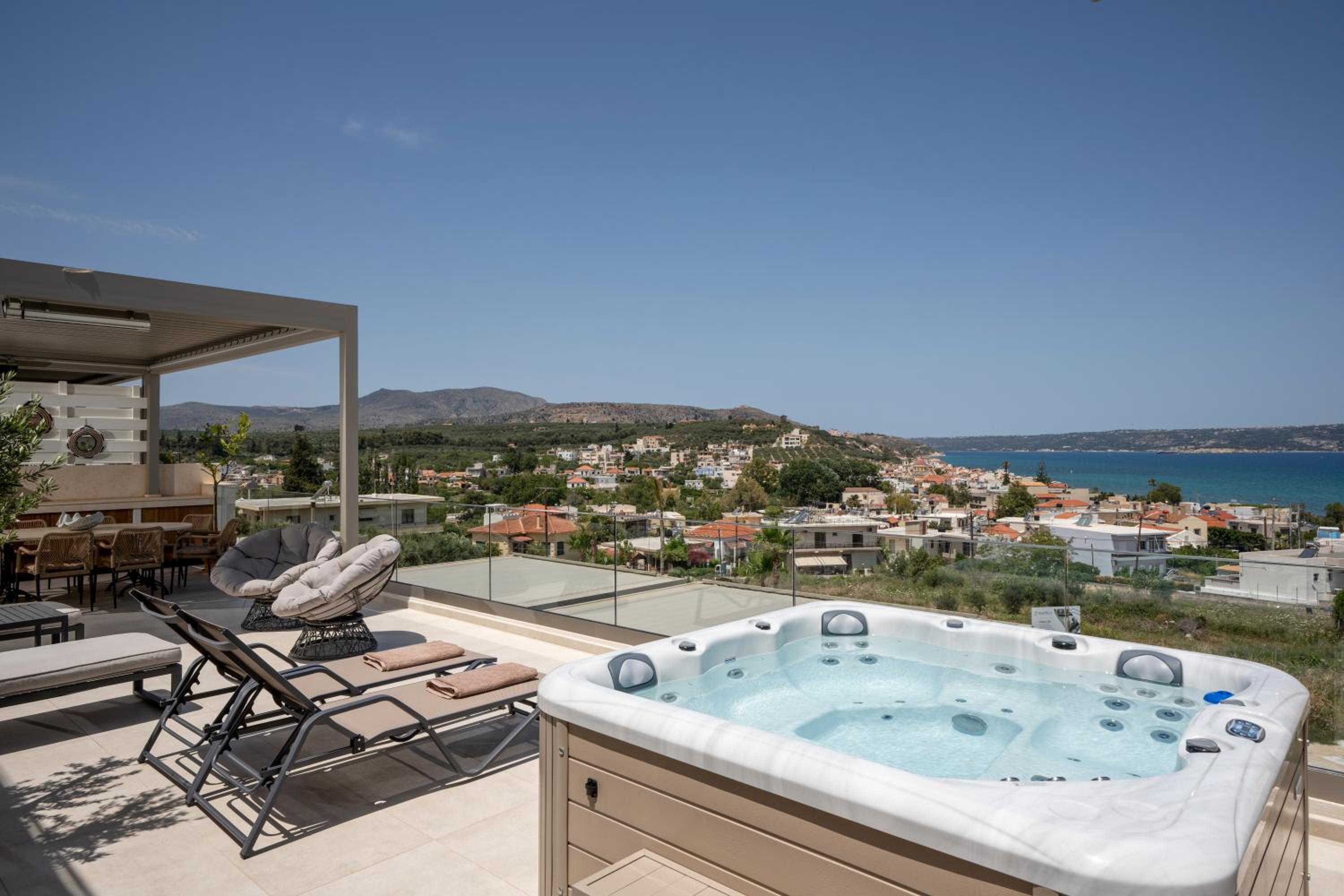 AmphiMatrion Luxury Residence