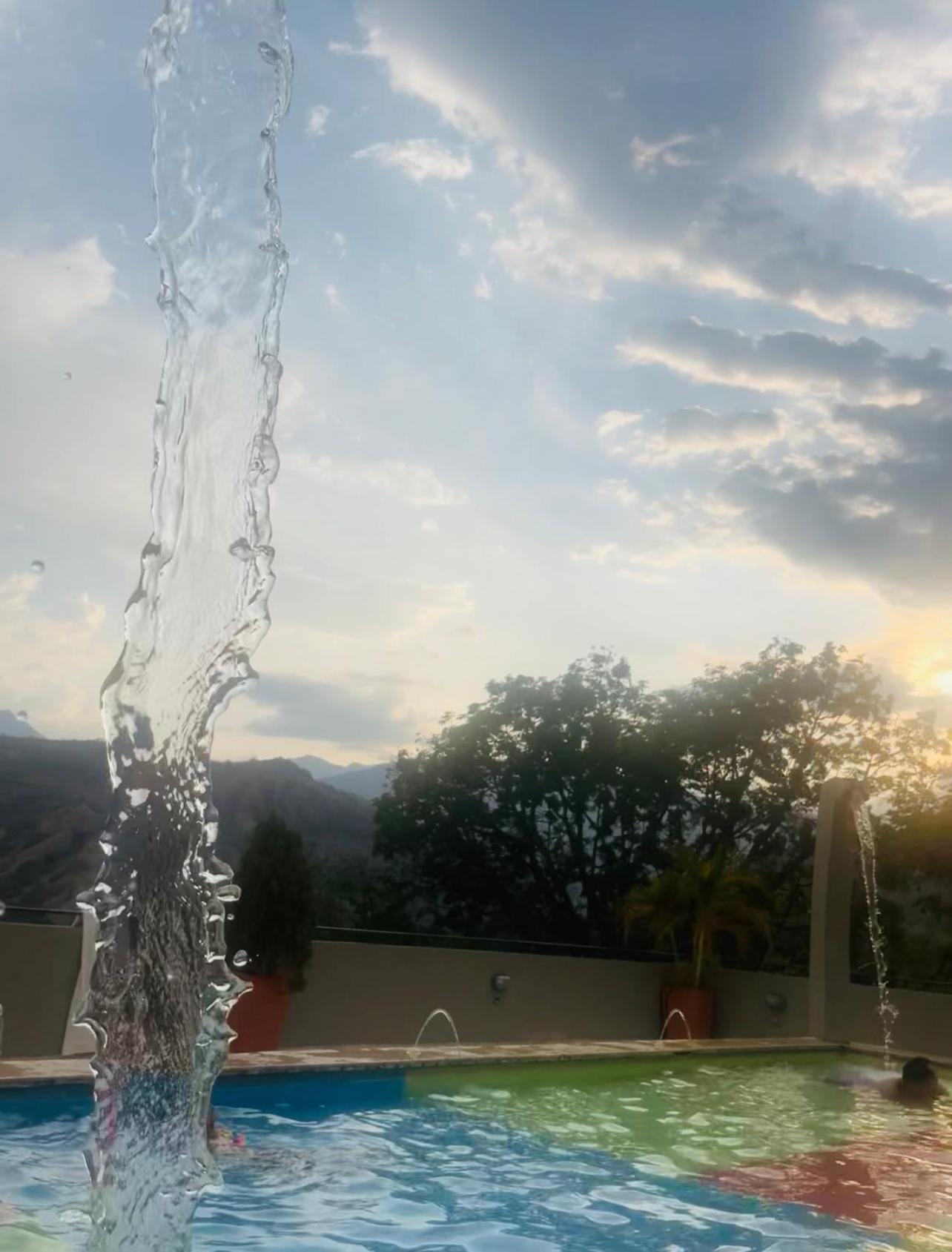 ¡Vista Increíble Apartamento Tamarindo!