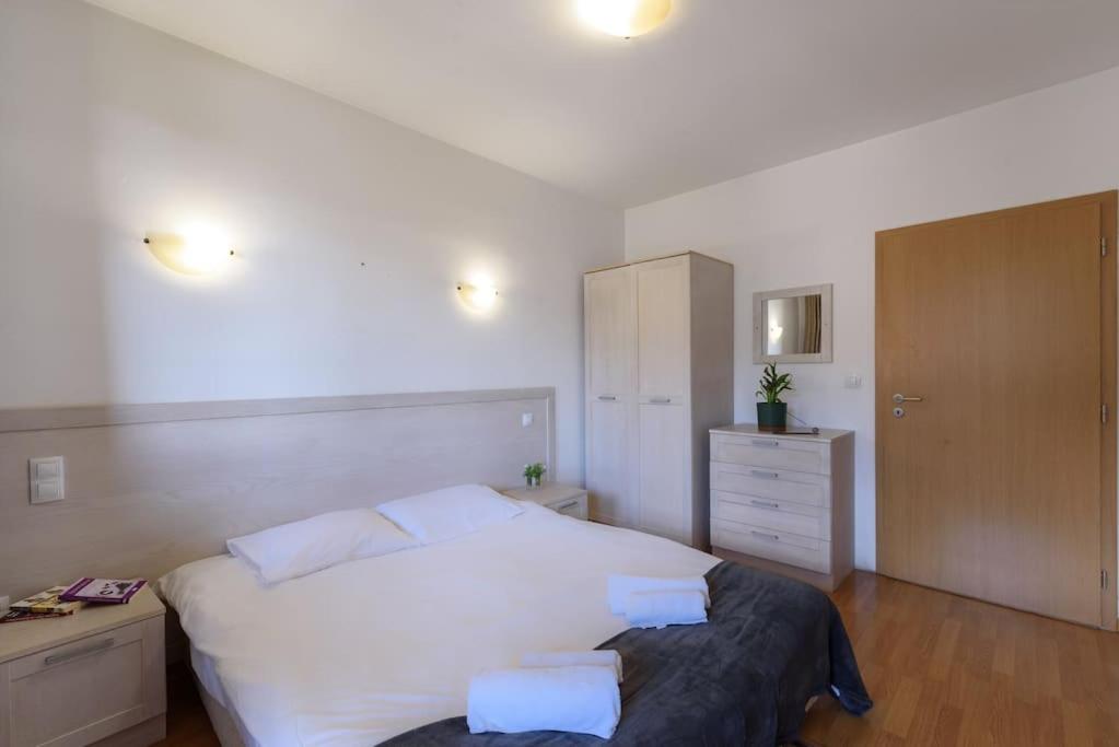 EleganceView Apartment- 3 Bedrooms