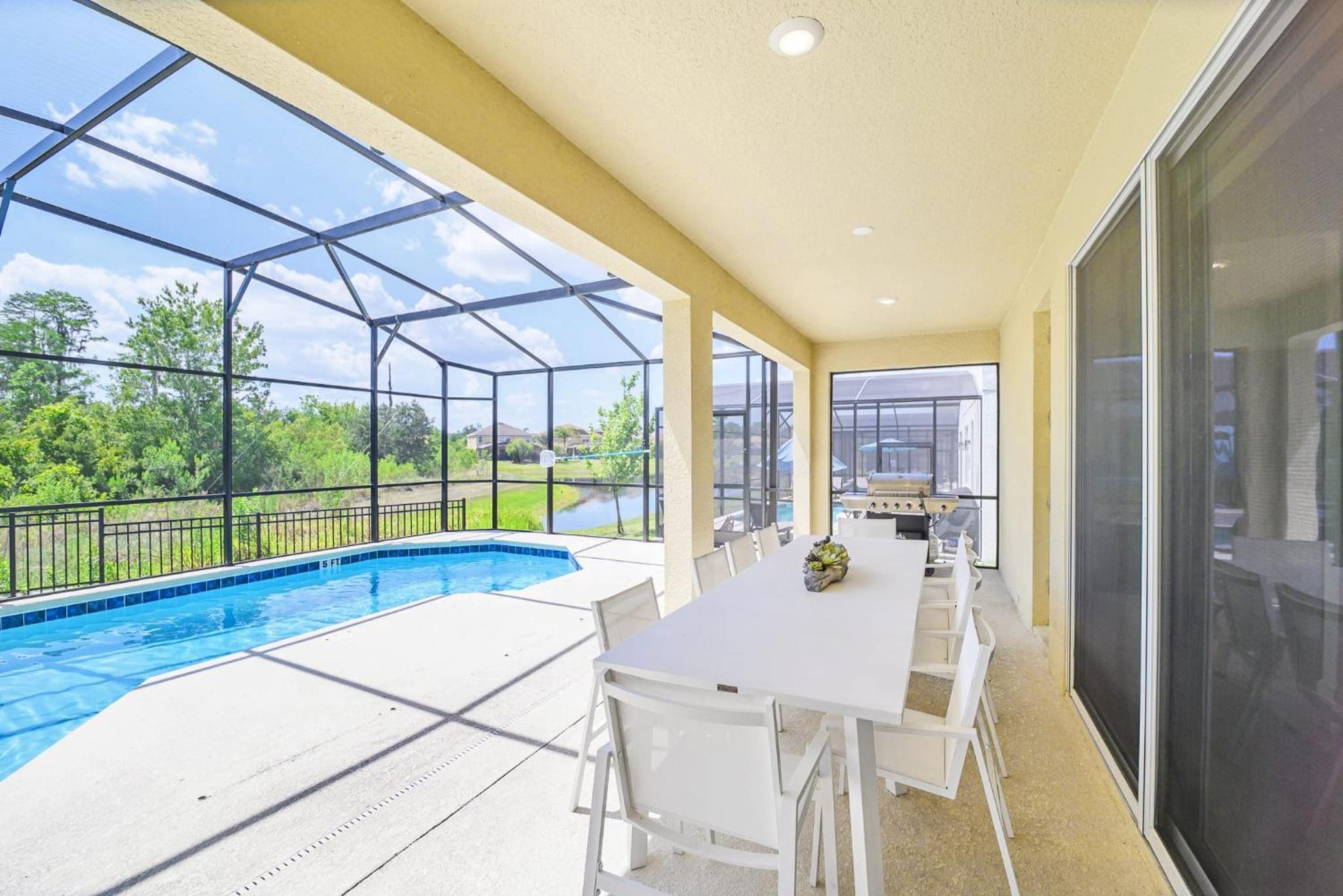 Upstay 9BR Disney Retreat w Pool, BBQ & Hot Tub