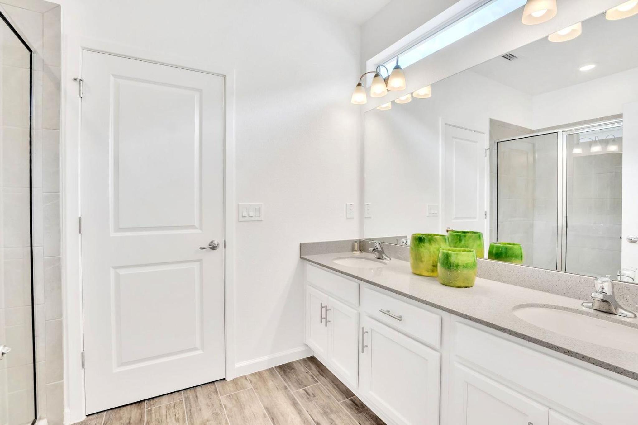 Upstay 9BR Disney Retreat w Pool, BBQ & Hot Tub