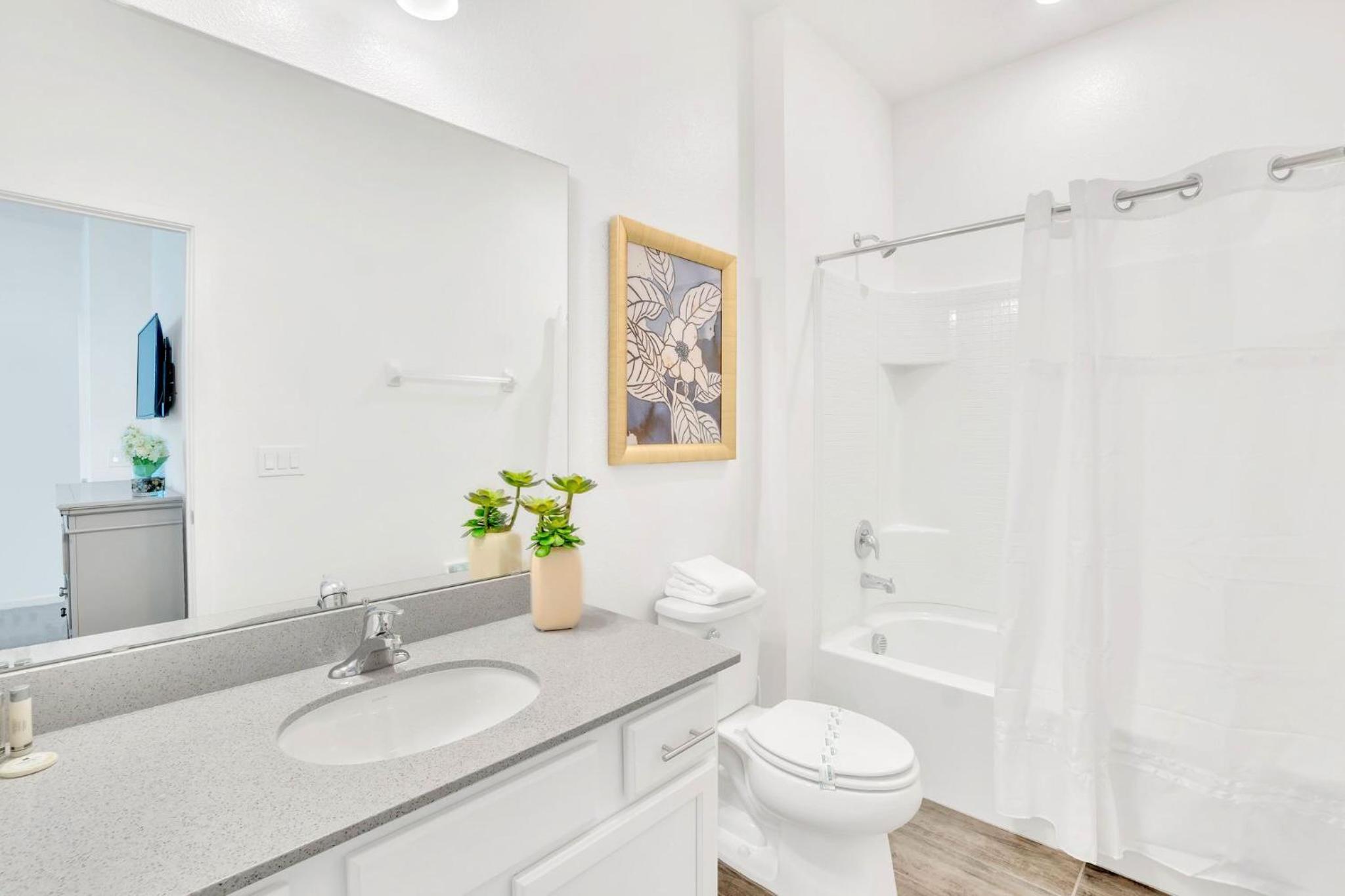 Upstay 9BR Disney Retreat w Pool, BBQ & Hot Tub