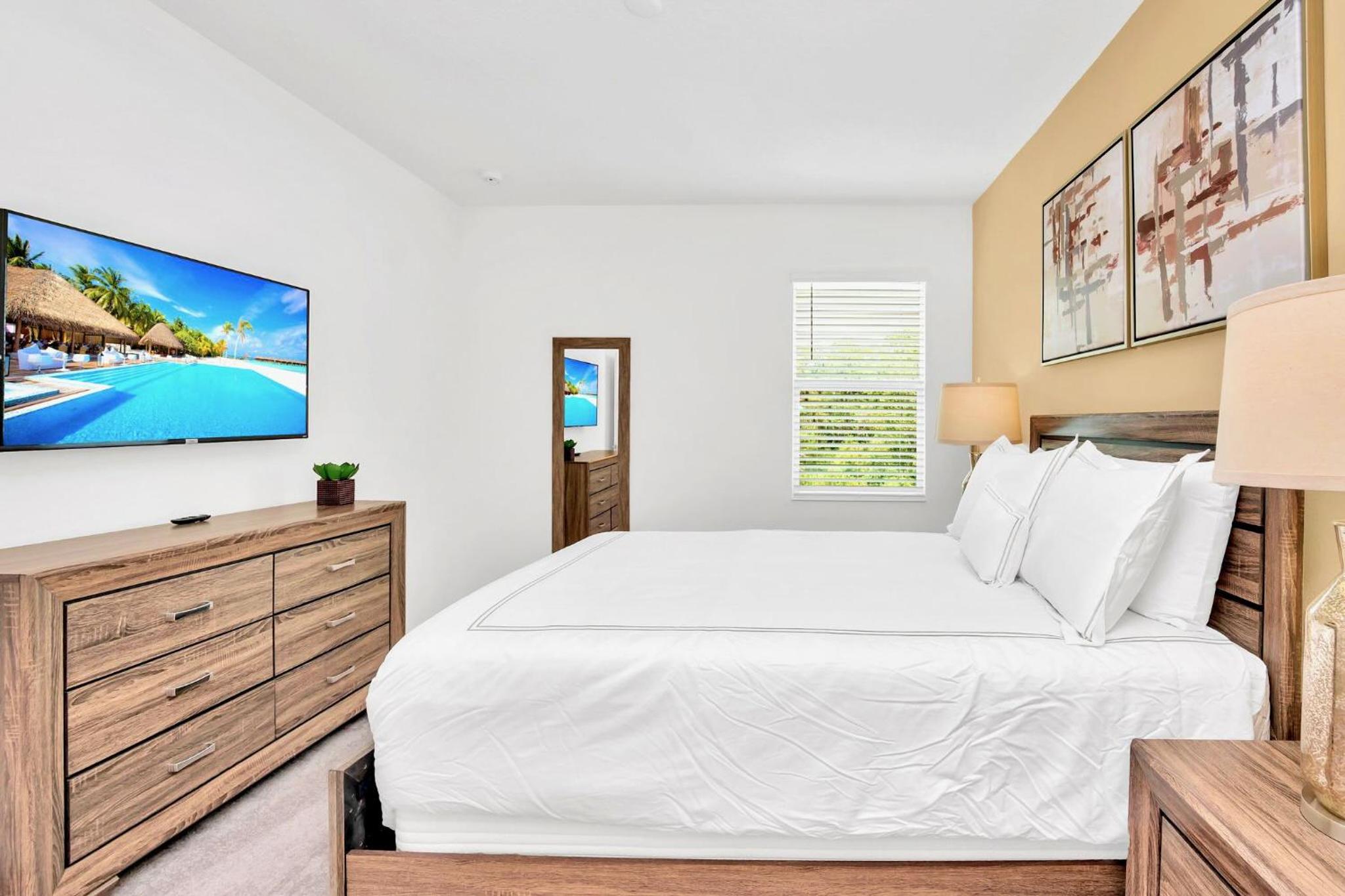 Upstay 9BR Disney Retreat w Pool, BBQ & Hot Tub