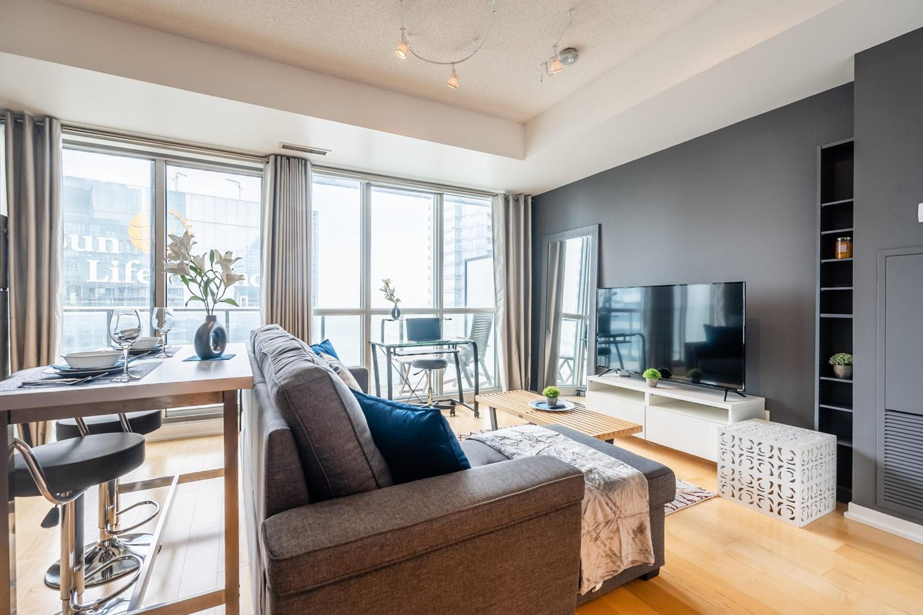 1BR Luxury Condo - Downtown Toronto