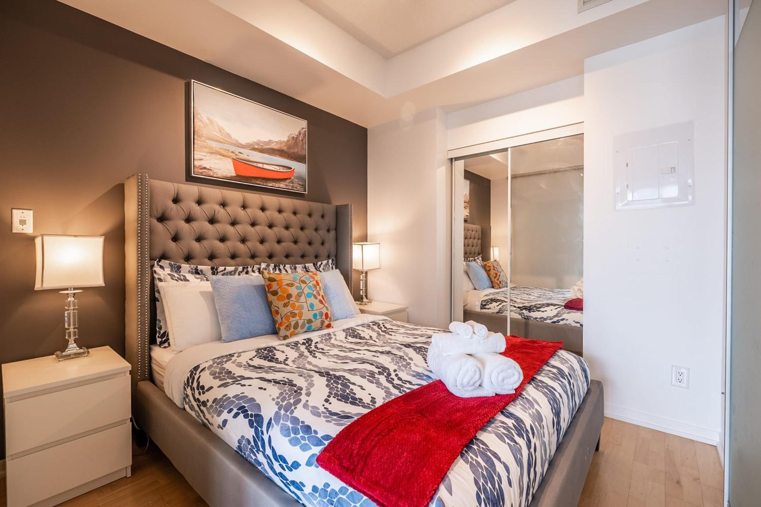 1BR Luxury Condo - Downtown Toronto