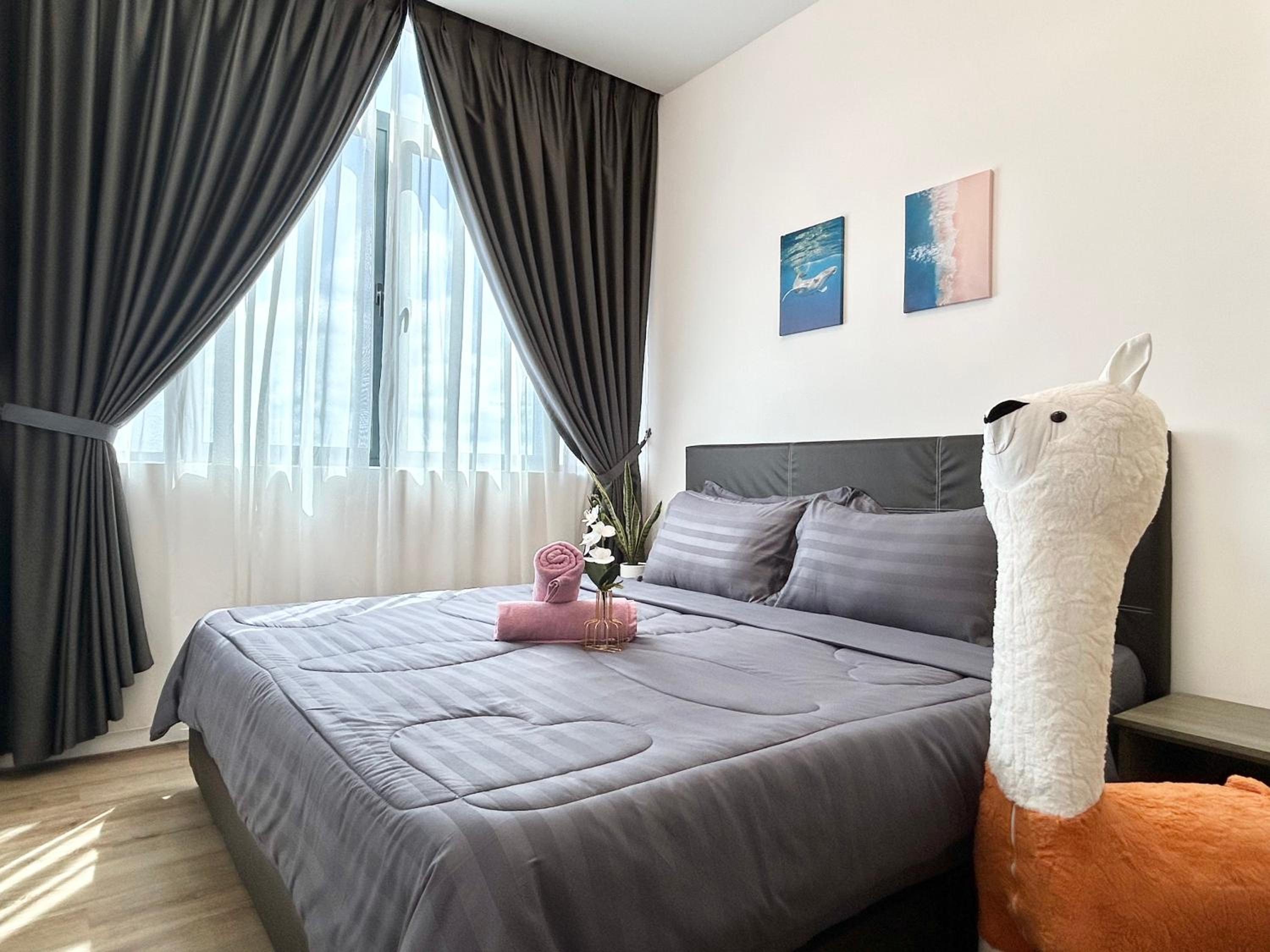 Hanns&KingBed&Wifi&Pool& Comfort Stay5 view 3