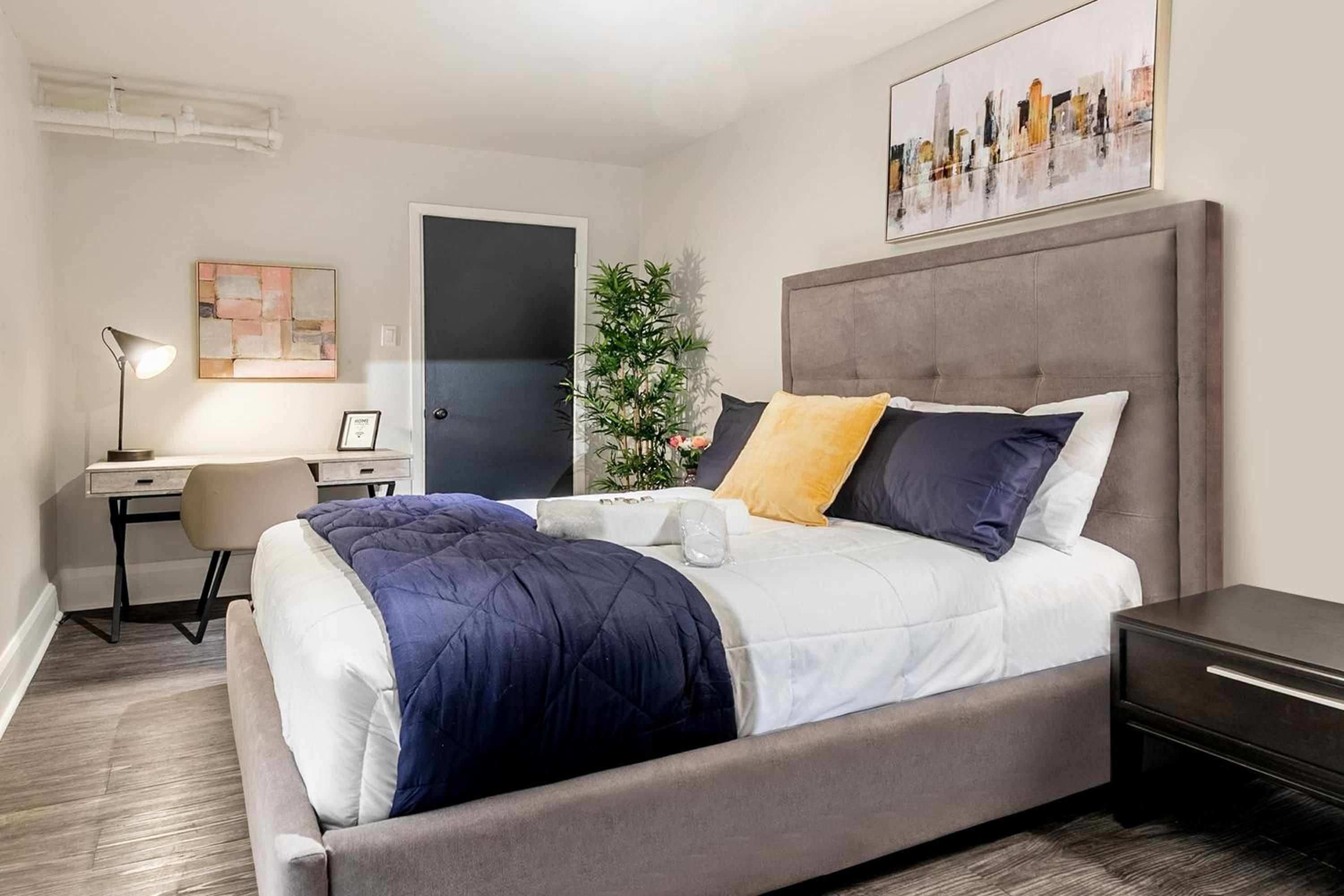 Modern Apartment in a Trendy Neighbourhood