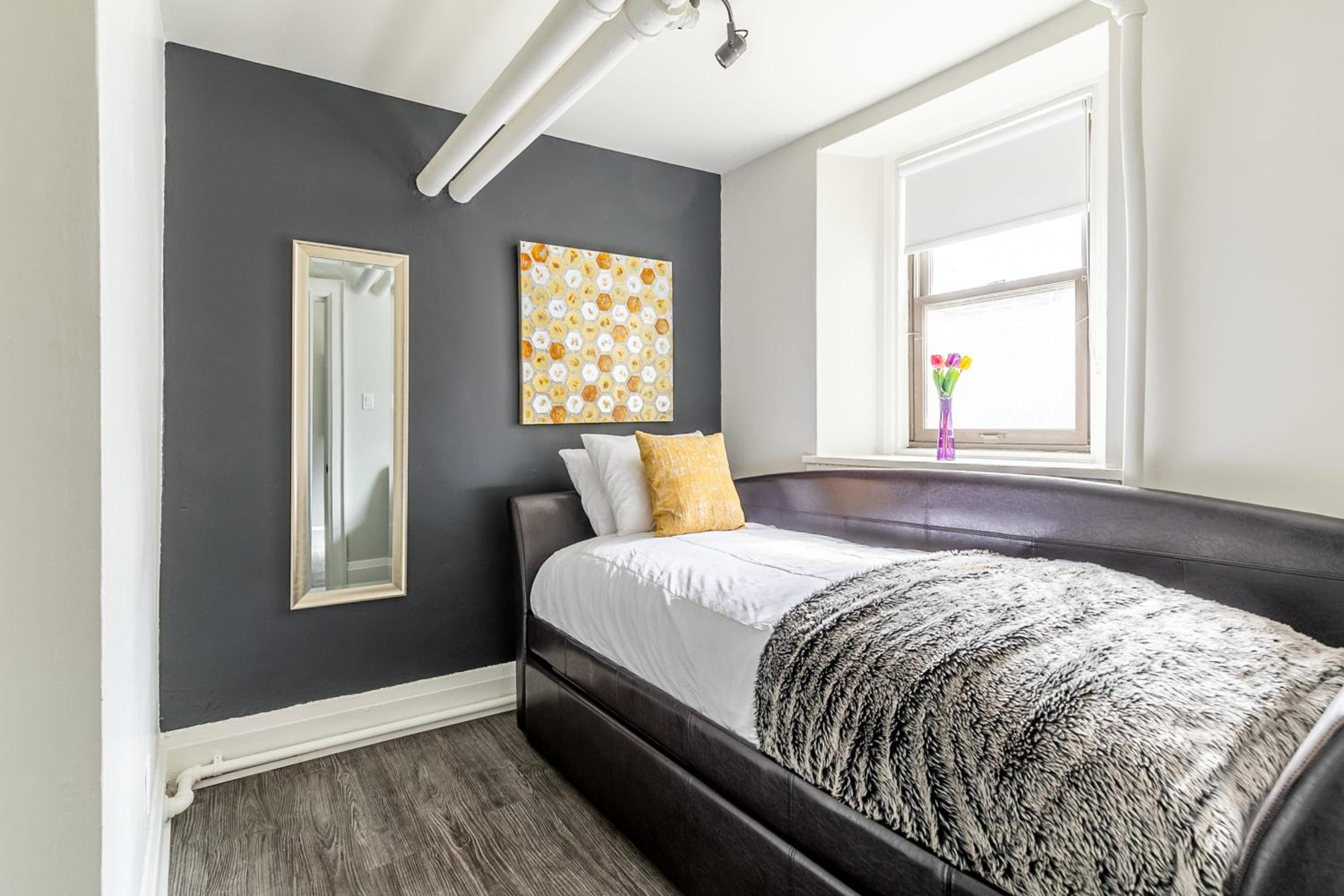 Modern Apartment in a Trendy Neighbourhood