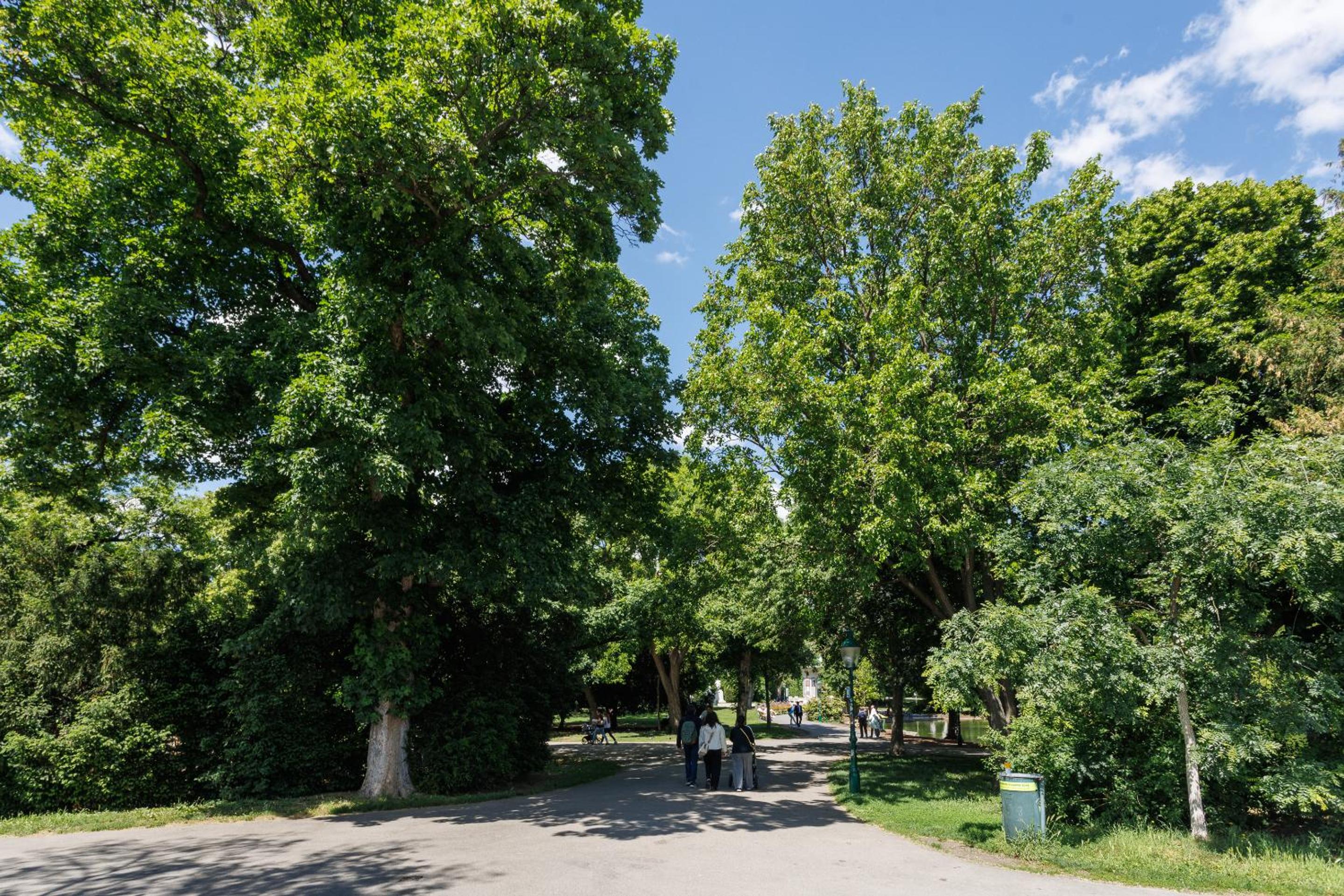 Stadtpark City Apartment is Calling - by 4ty3 Apartments