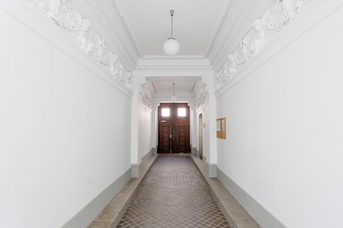 Stadtpark City Apartment is Calling - by 4ty3 Apartments