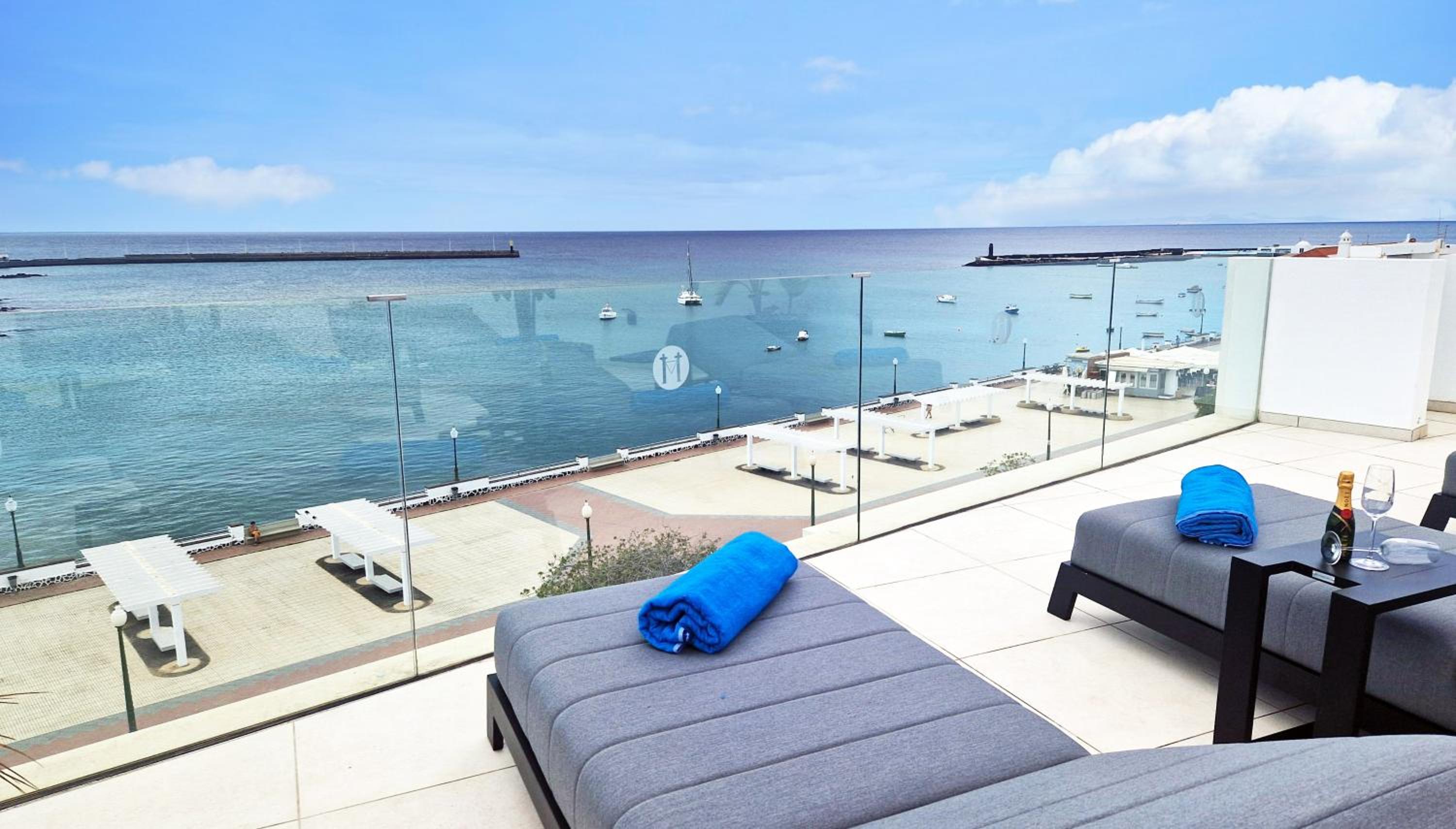 Blue Marina Suites - Boutique Apartments
