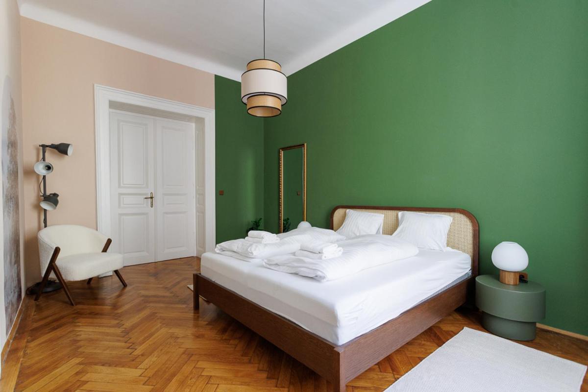 Stadtpark City Apartment is Calling - by 4ty3 Apartments
