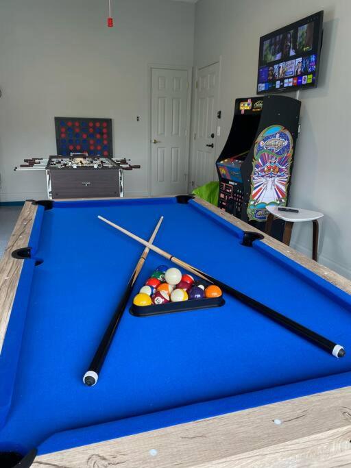 Beach Chateau *Game Room* Fire Pit* Beach* 4 bdrm