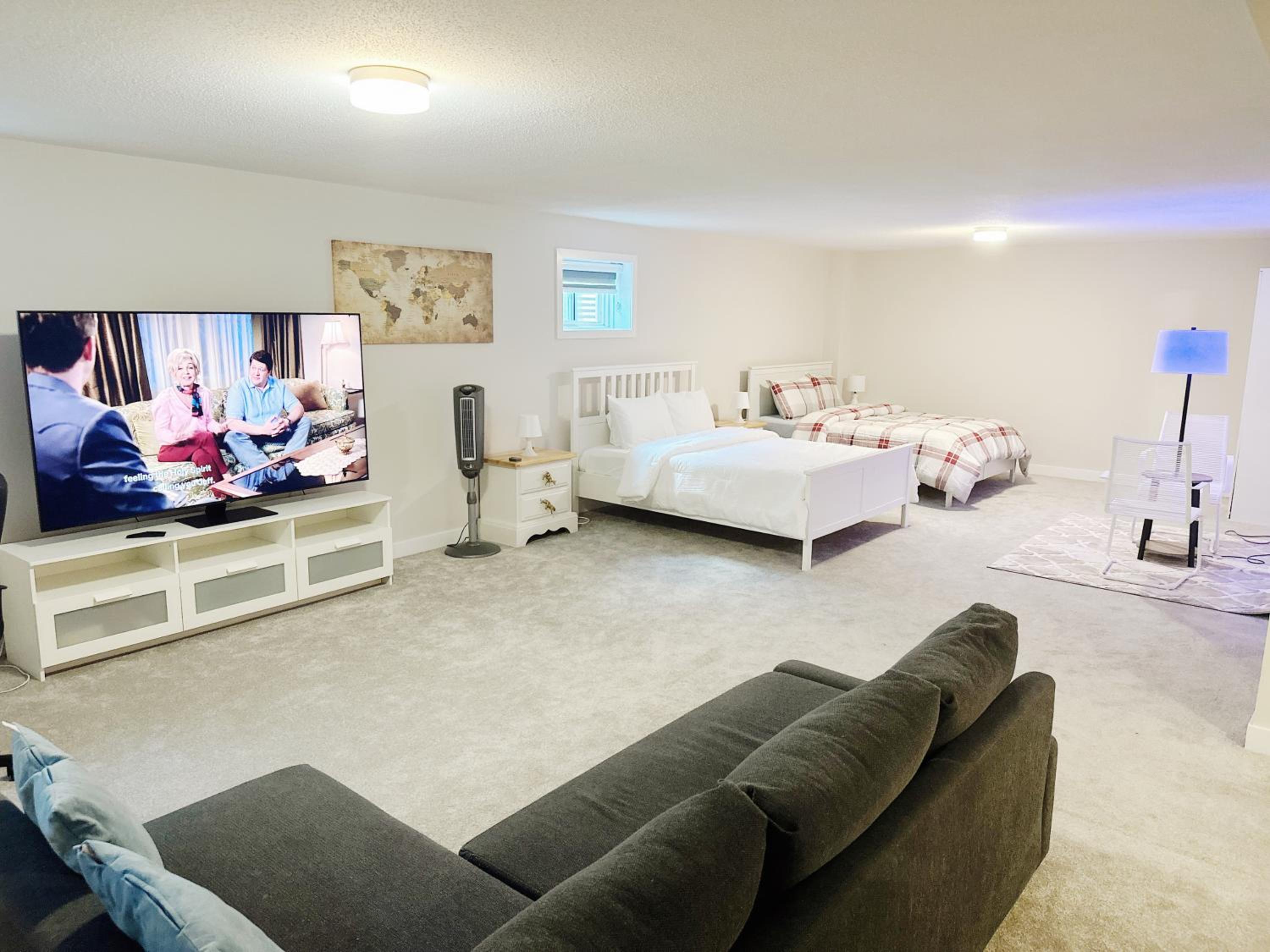 Beautiful entire basement with Netflix