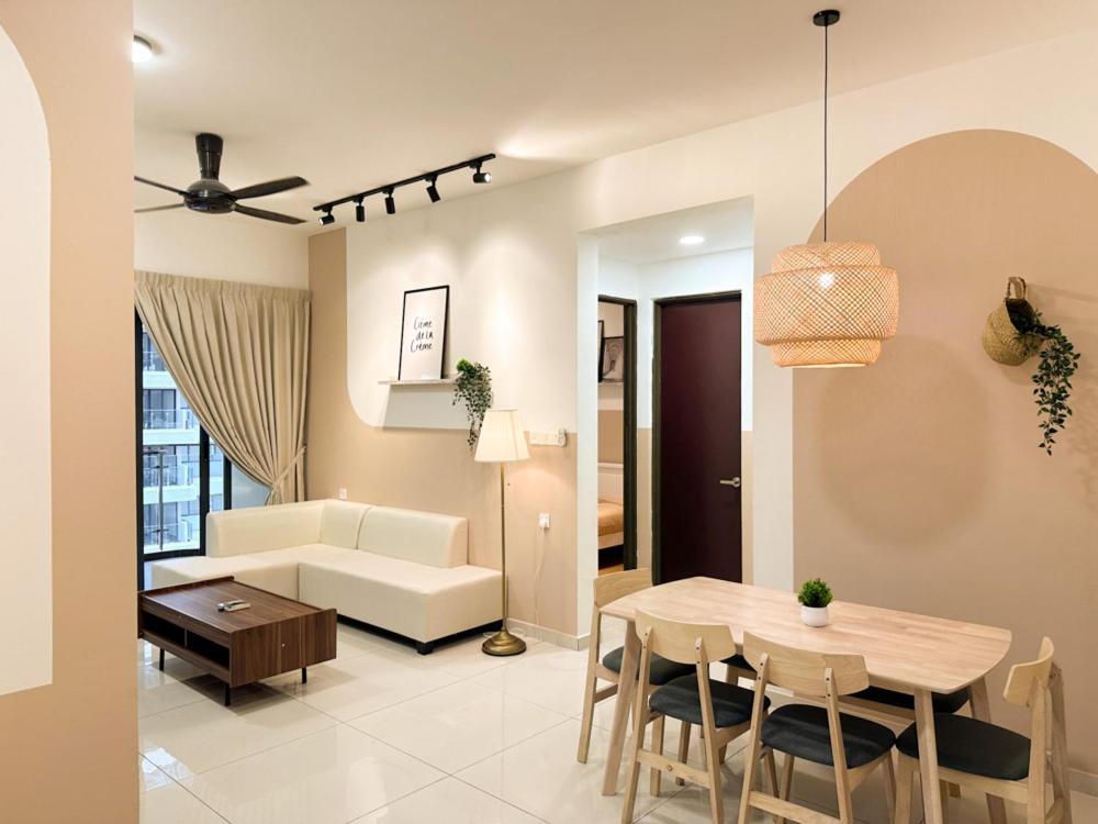 Kings Bay Country Garden Danga Bay by Cactus Homestay