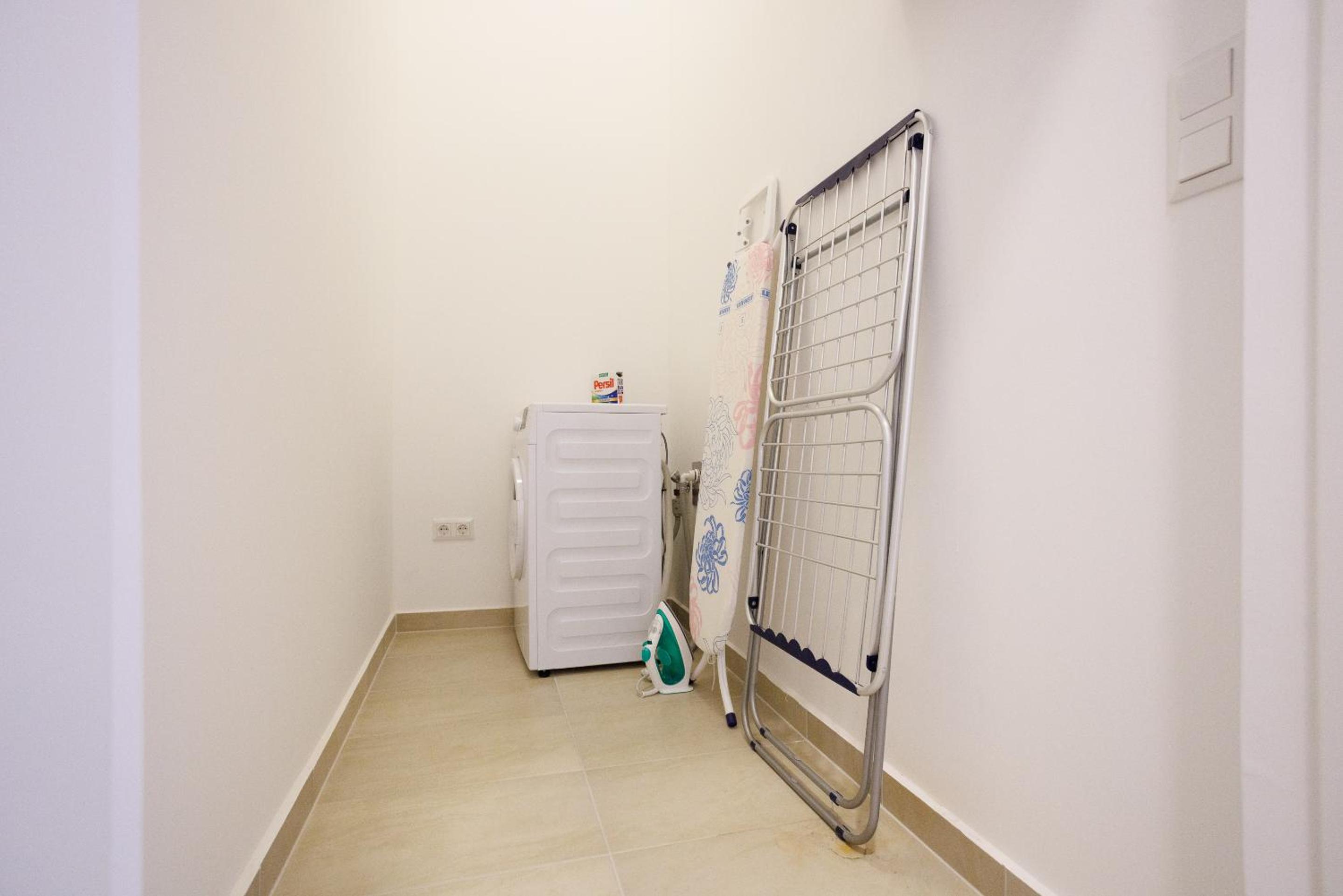 Stadtpark City Apartment is Calling - by 4ty3 Apartments