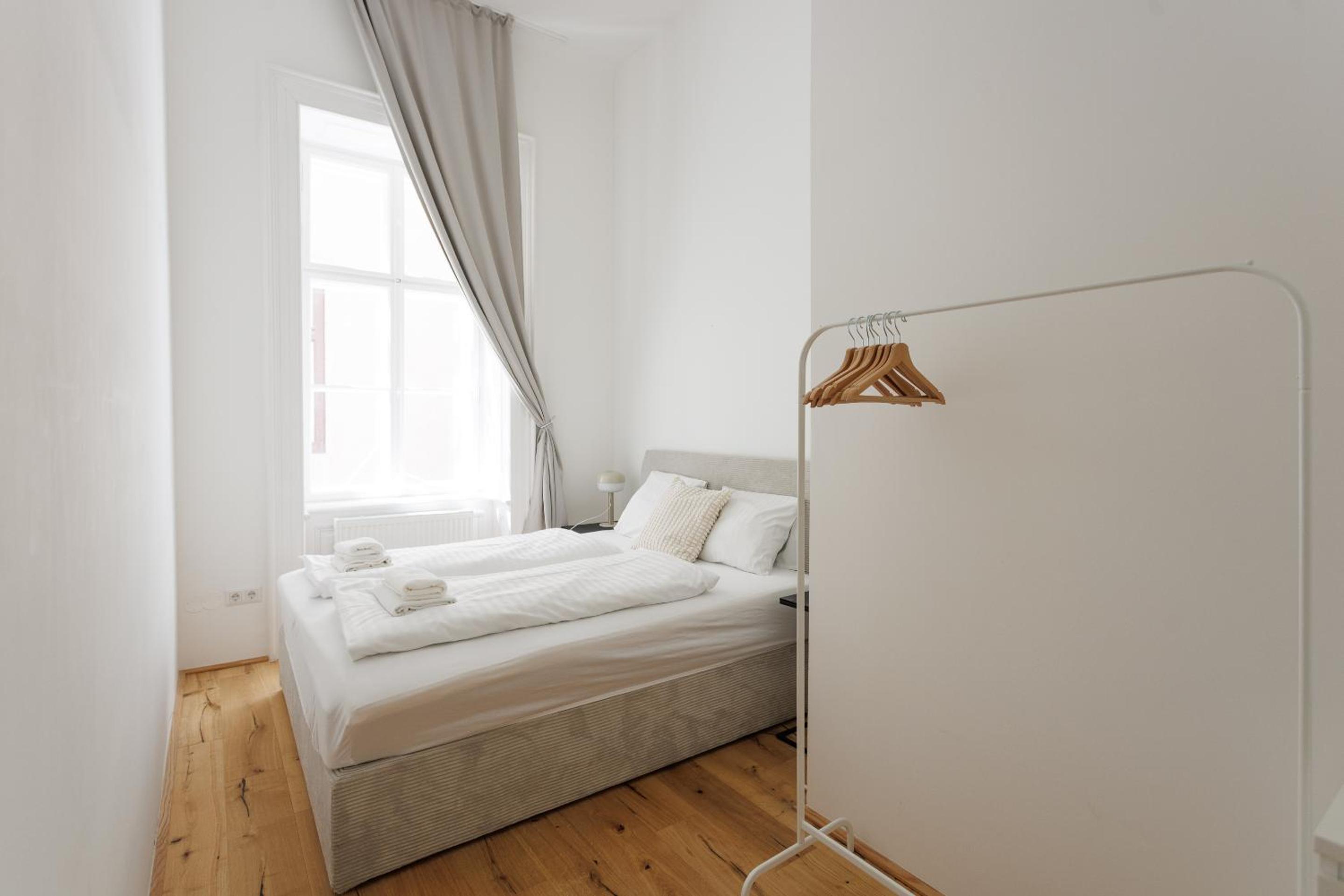 Stadtpark City Apartment is Calling - by 4ty3 Apartments