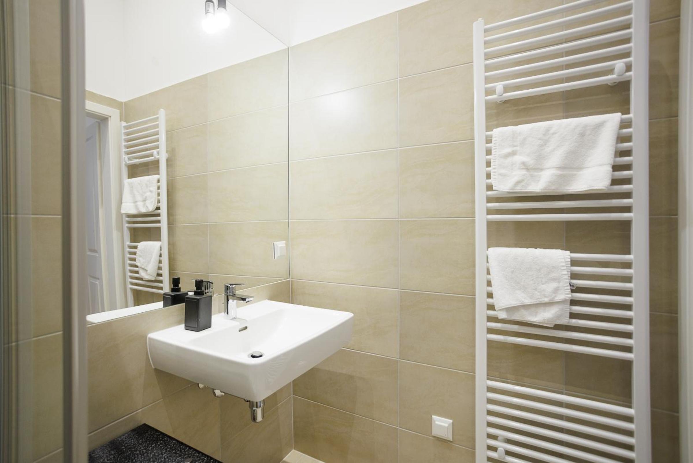 Stadtpark City Apartment is Calling - by 4ty3 Apartments