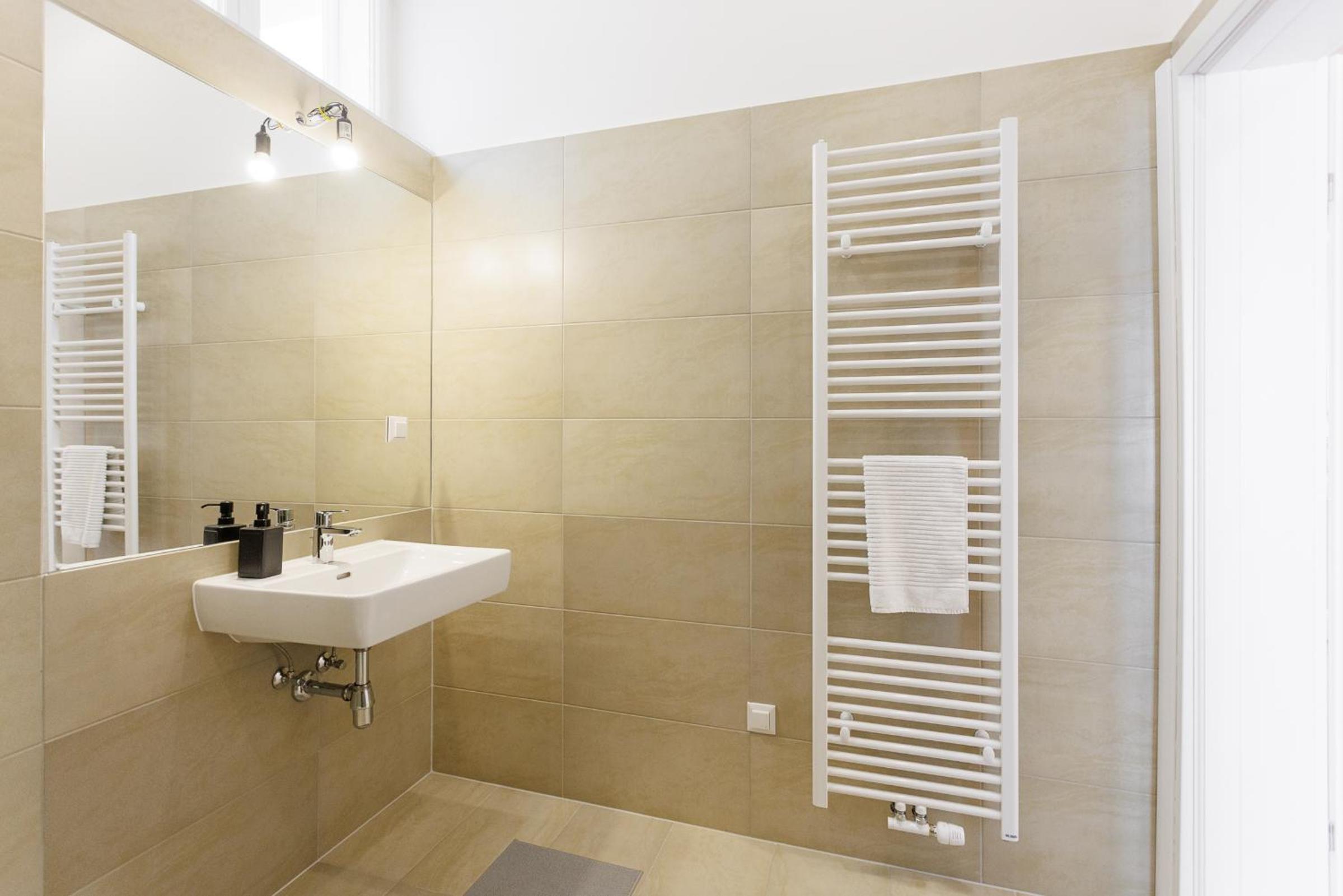 Stadtpark City Apartment is Calling - by 4ty3 Apartments
