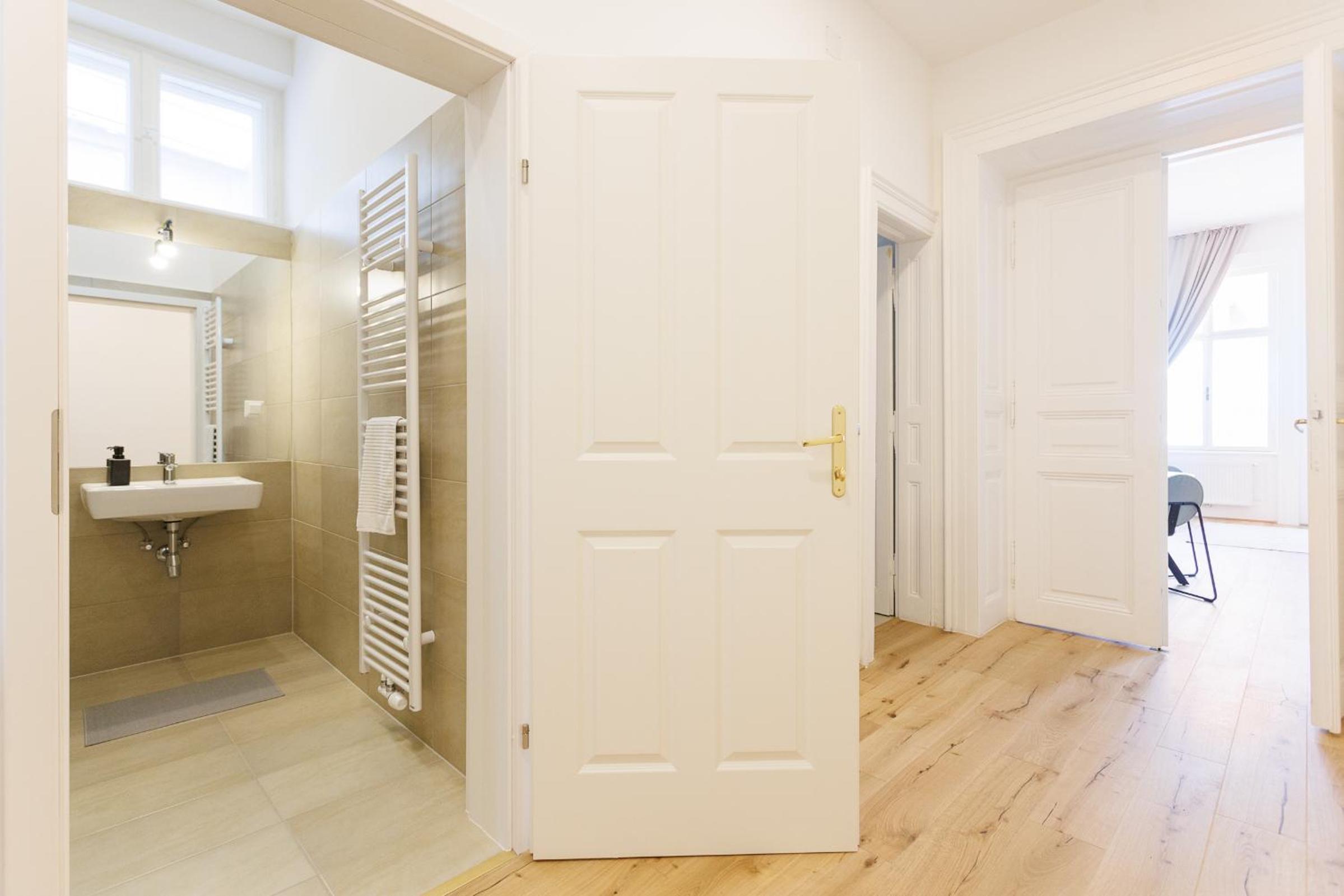 Stadtpark City Apartment is Calling - by 4ty3 Apartments
