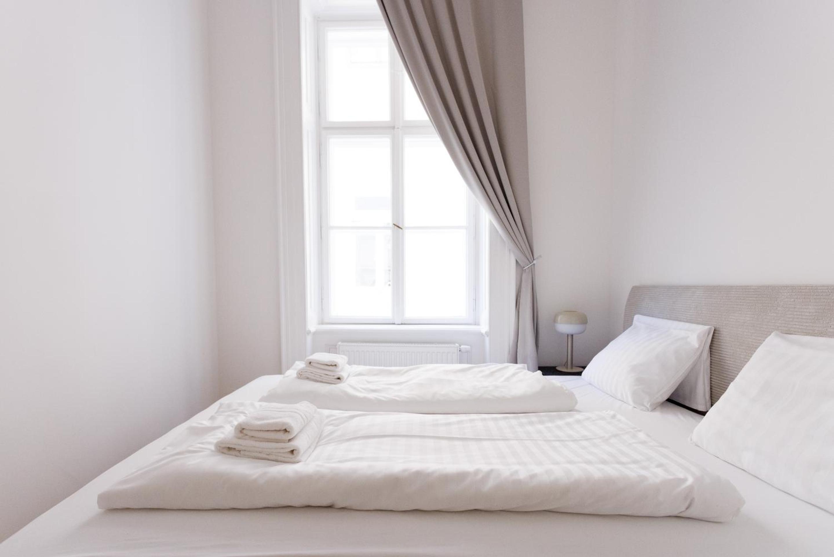 Stadtpark City Apartment is Calling - by 4ty3 Apartments