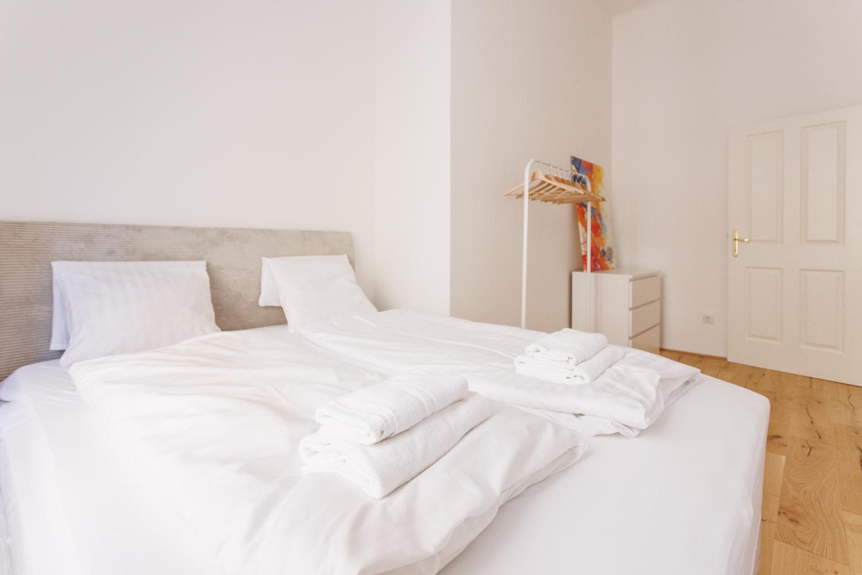 Stadtpark City Apartment is Calling - by 4ty3 Apartments