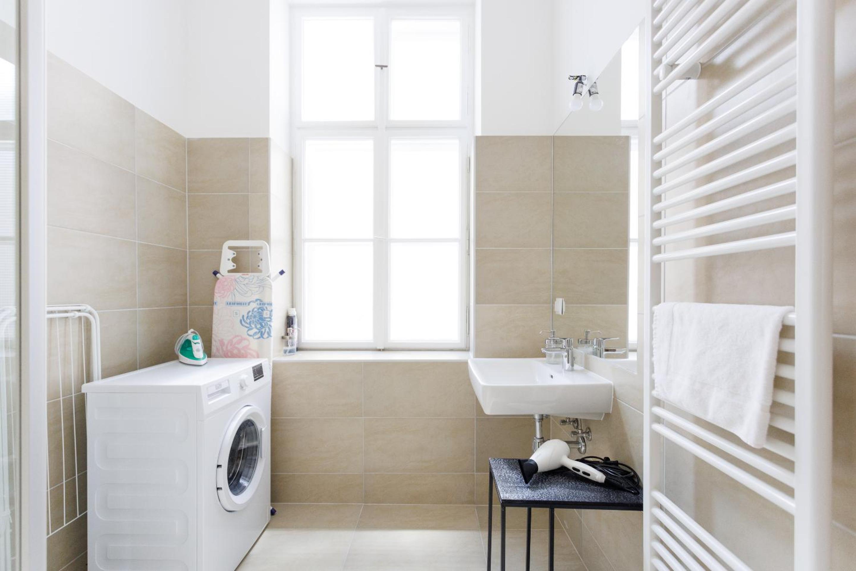 Stadtpark City Apartment is Calling - by 4ty3 Apartments